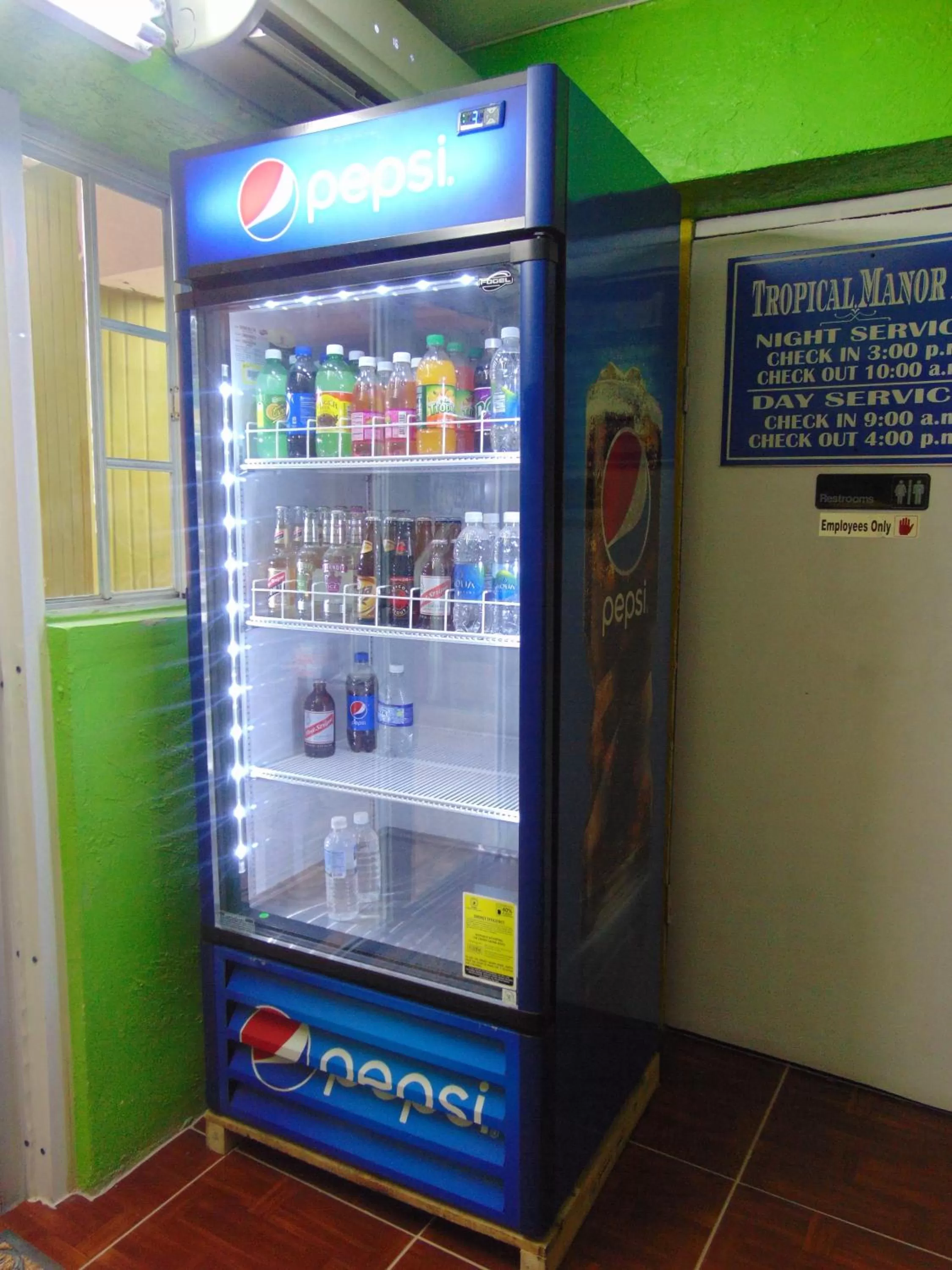 Tropical Manor Inn - Kingston