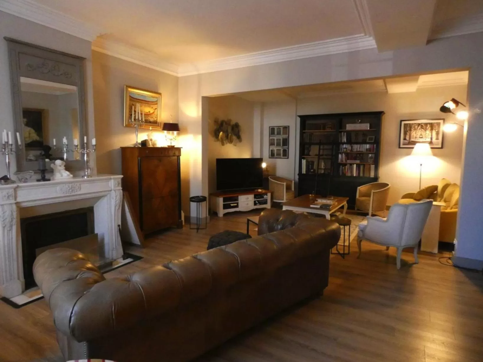 Communal lounge/ TV room in La Maison Florence