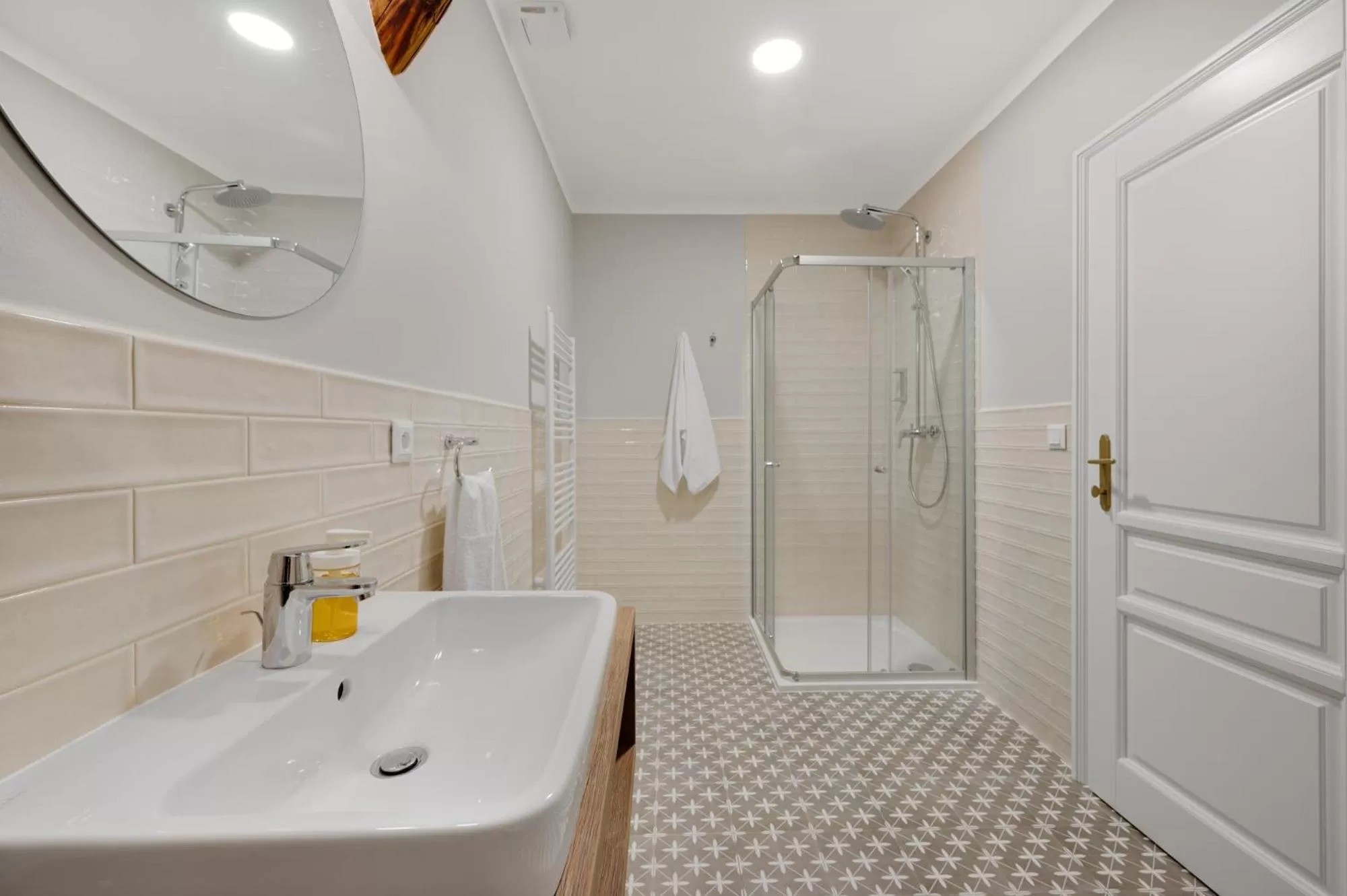 Shower in Palace Apartments