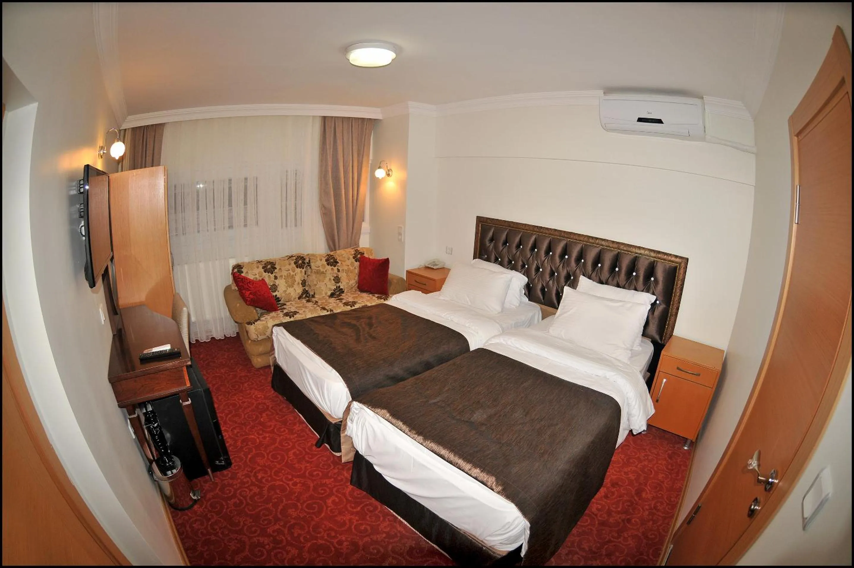 Photo of the whole room in Palace Point Hotel