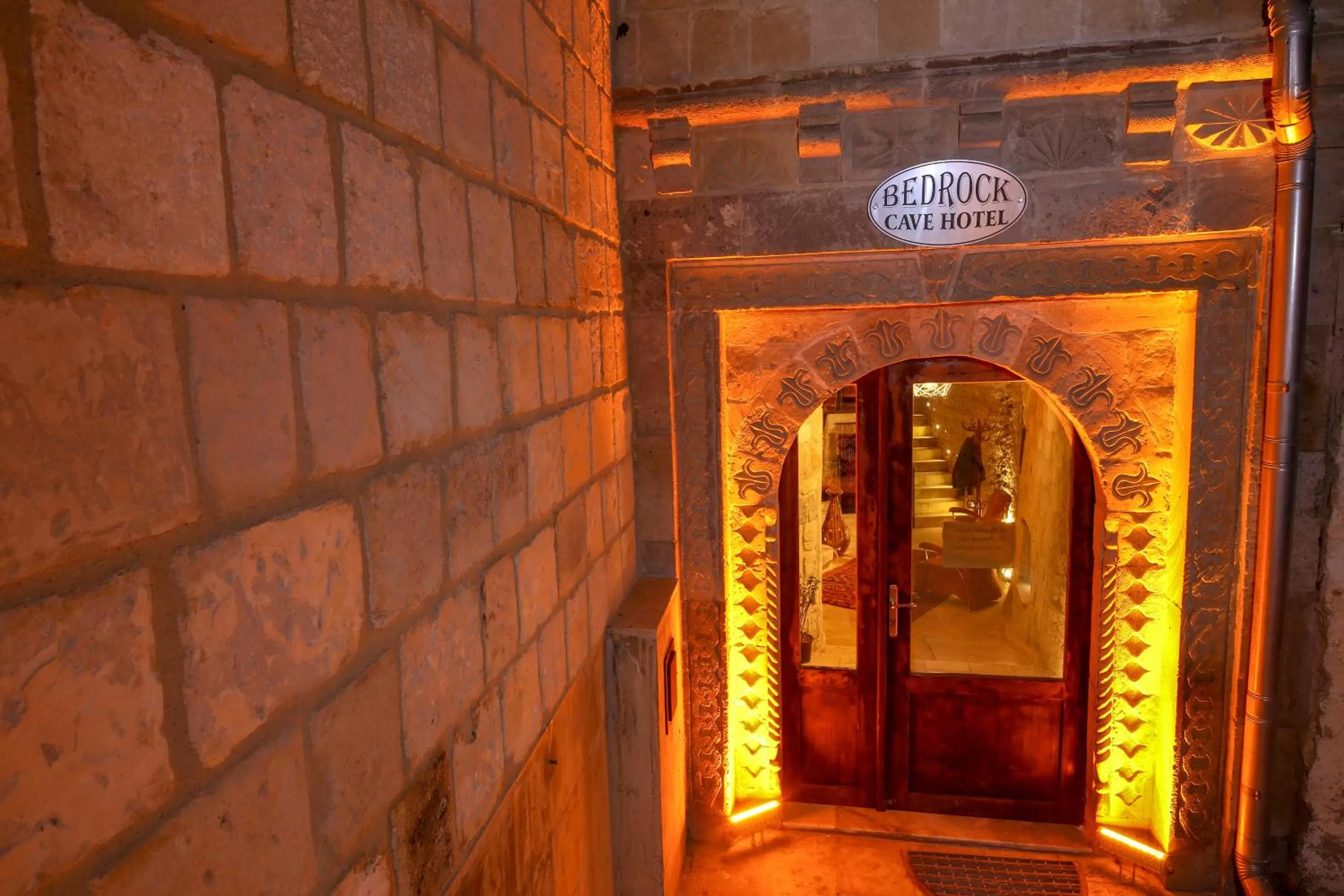 Facade/entrance in Bedrock Cave Hotel