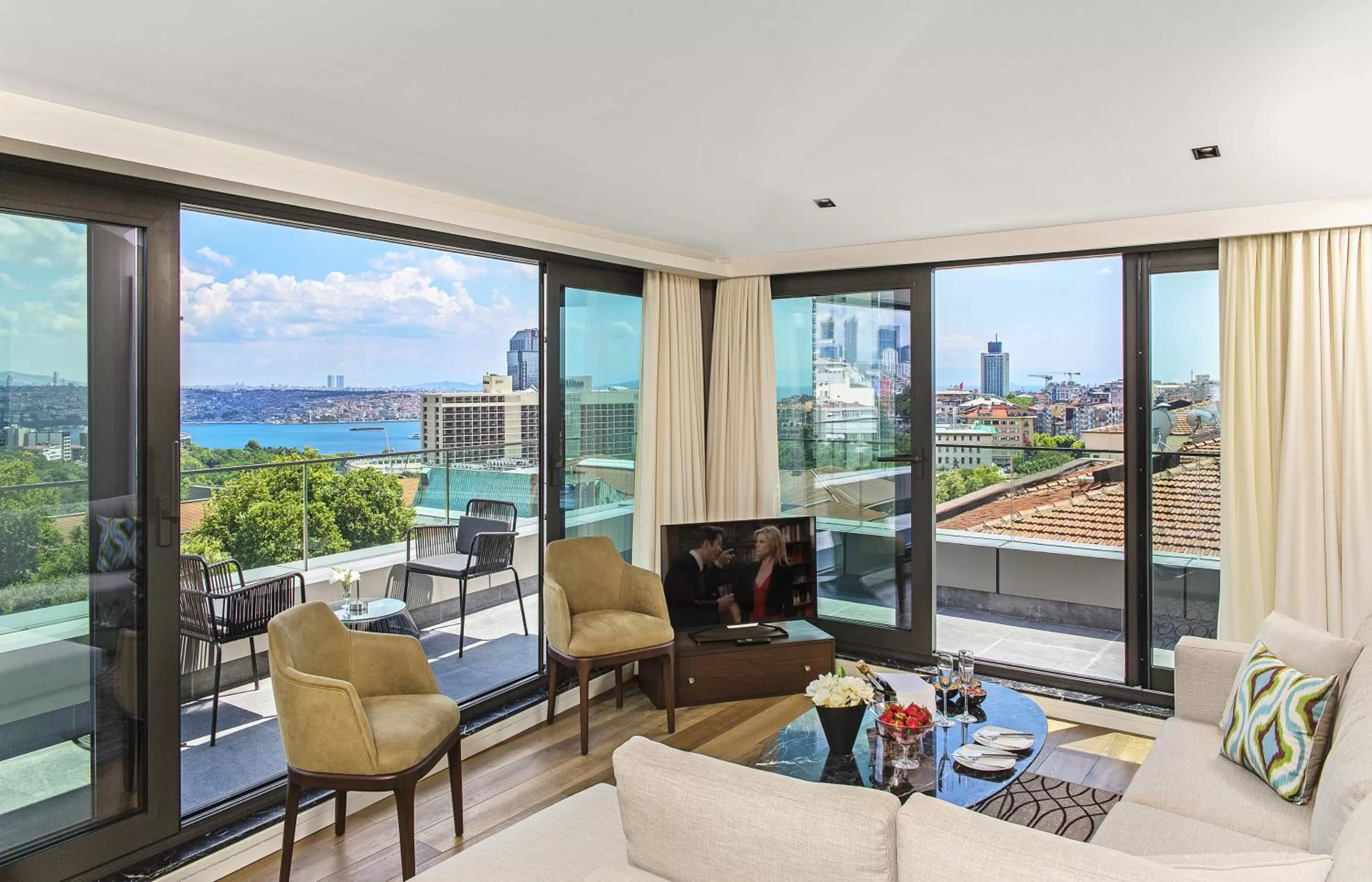 TV and multimedia in Arts Hotel Harbiye - Special Class