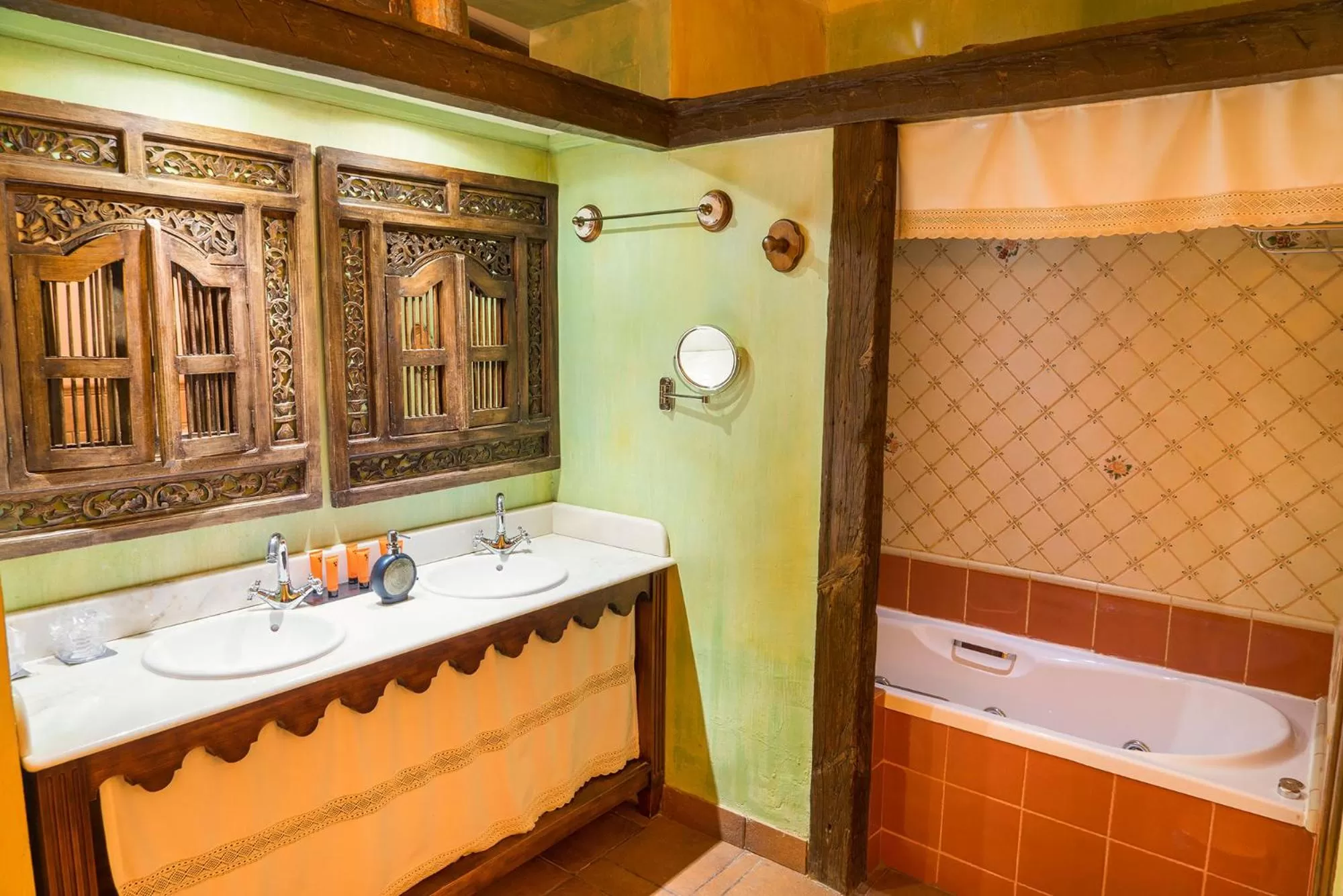 Hot Tub in Hotel Spa La Casa del Rector Almagro