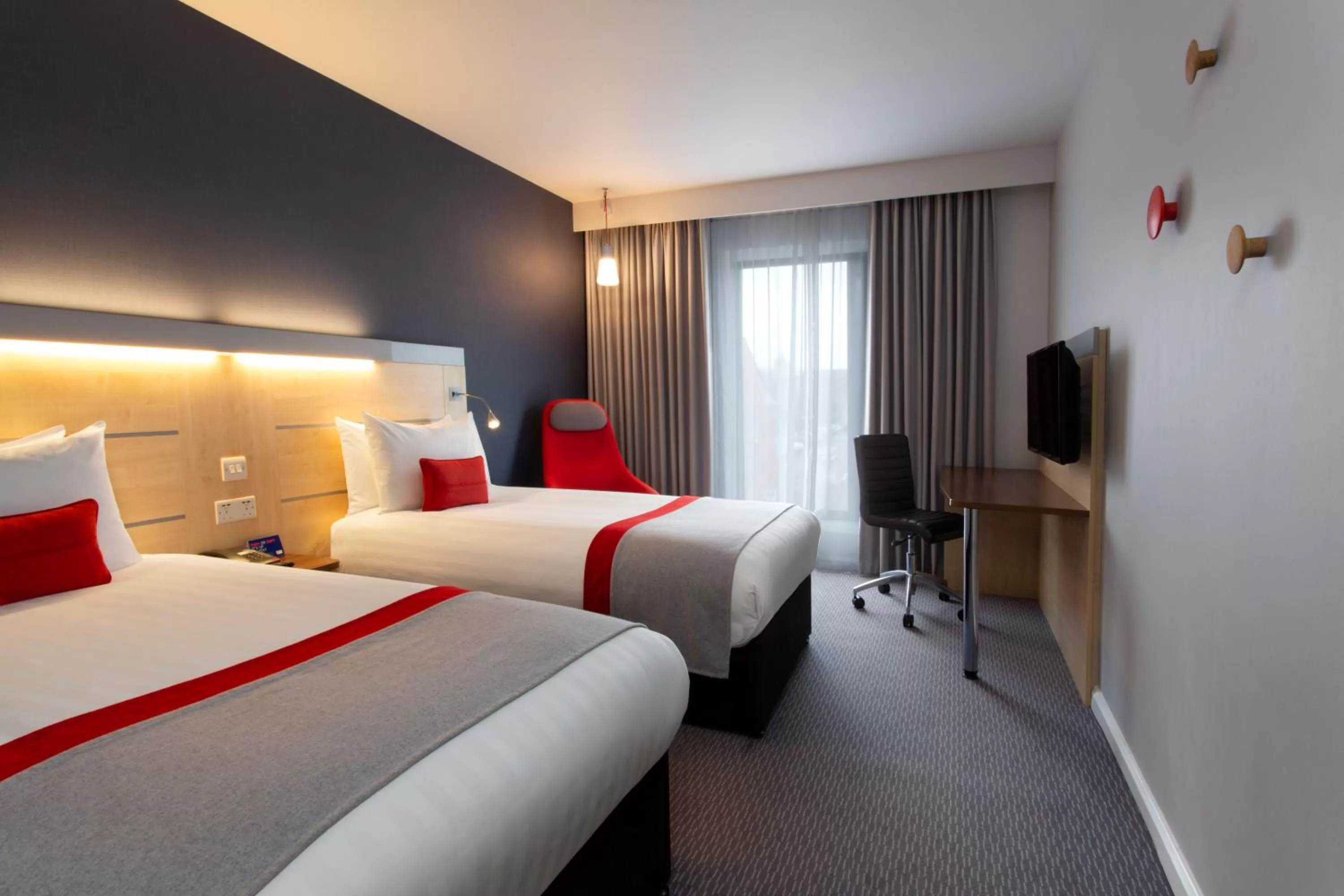 Photo of the whole room, Bed in Holiday Inn Express Cheltenham Town Centre by IHG