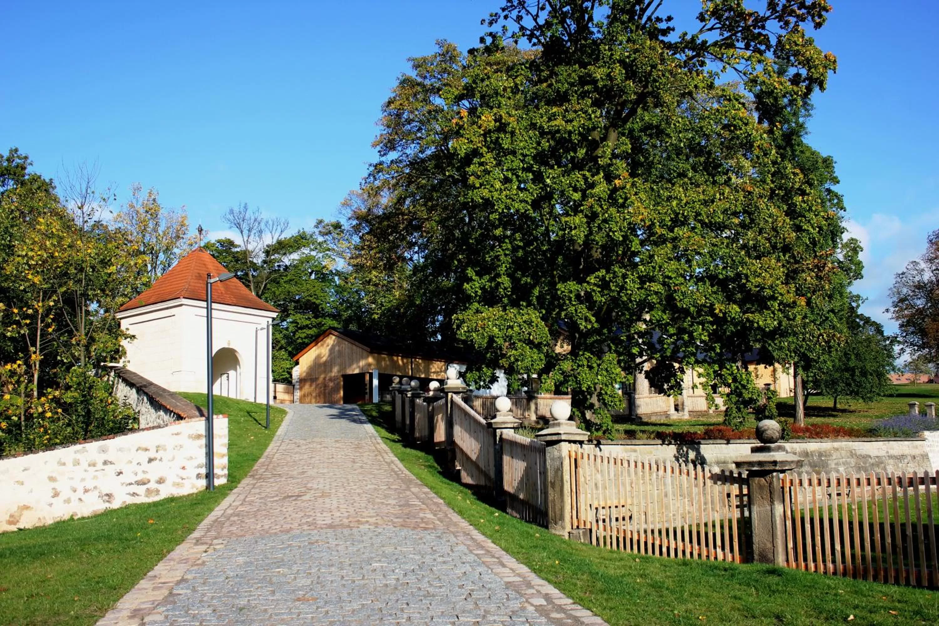 Neighbourhood, Property Building in Dům Hostů Klášter Broumov