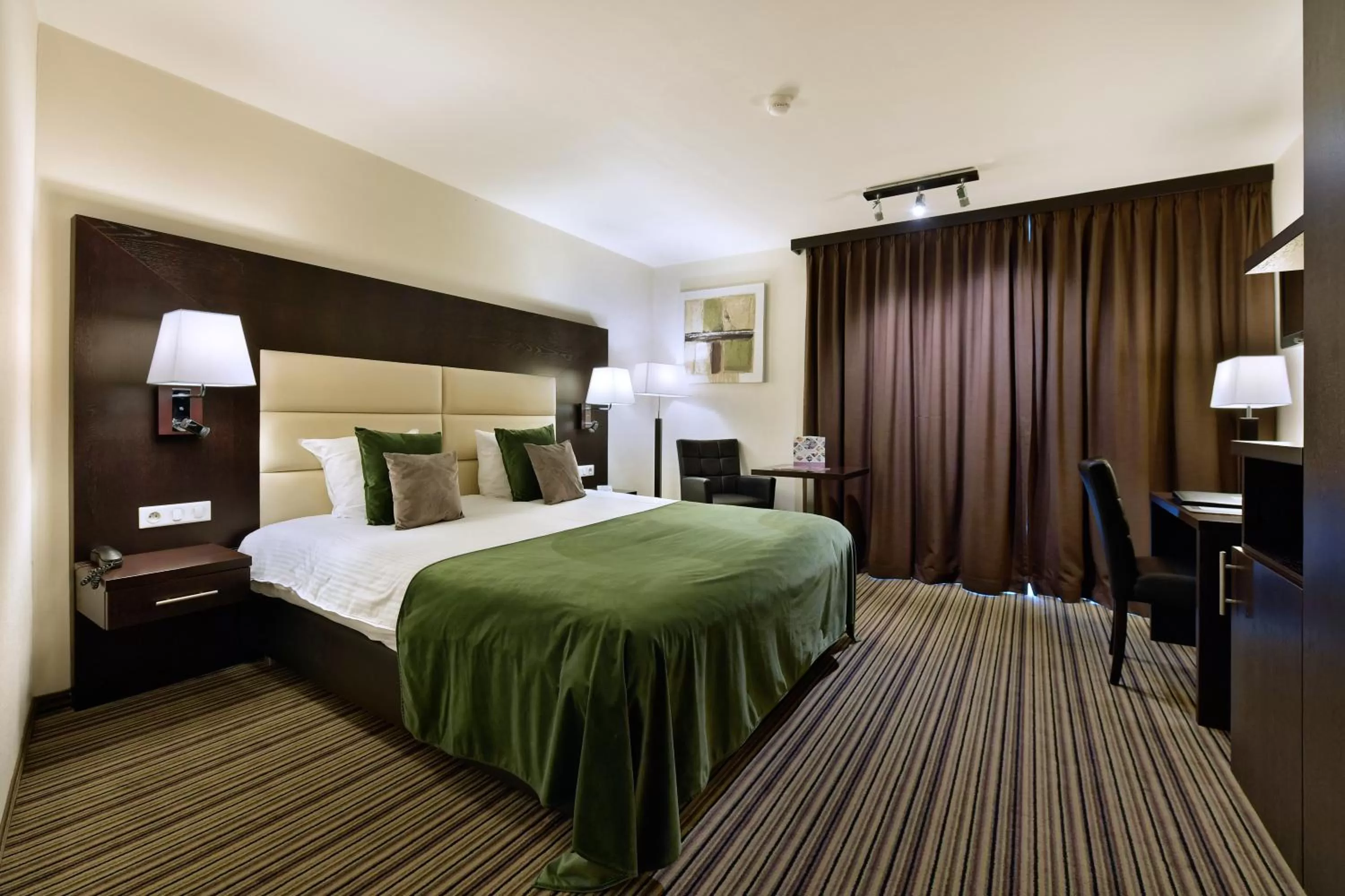 Bedroom, Bed in Hotel Charleroi Airport - Van Der Valk