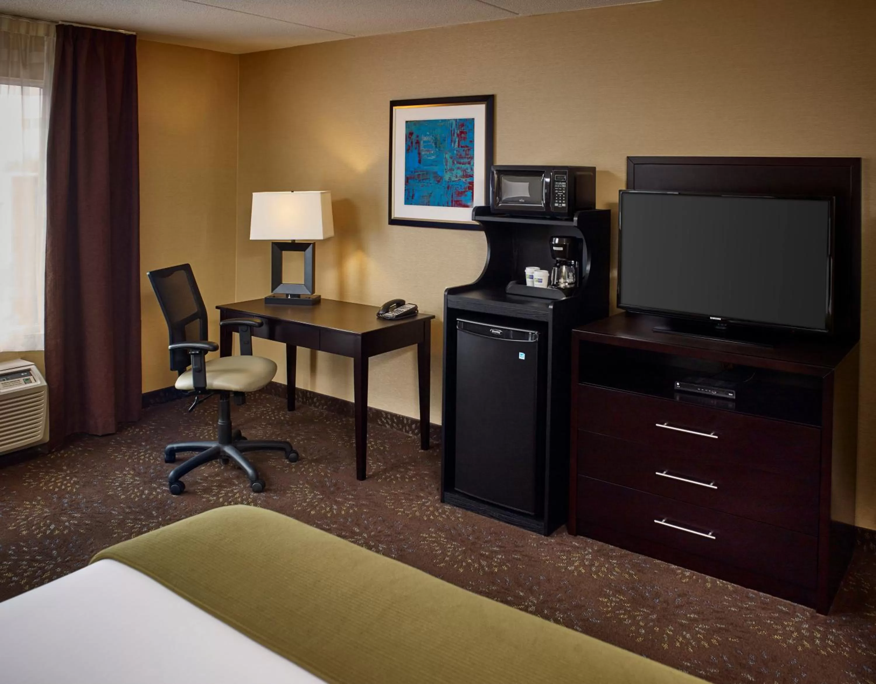 Photo of the whole room in Holiday Inn Express & Suites Timmins by IHG