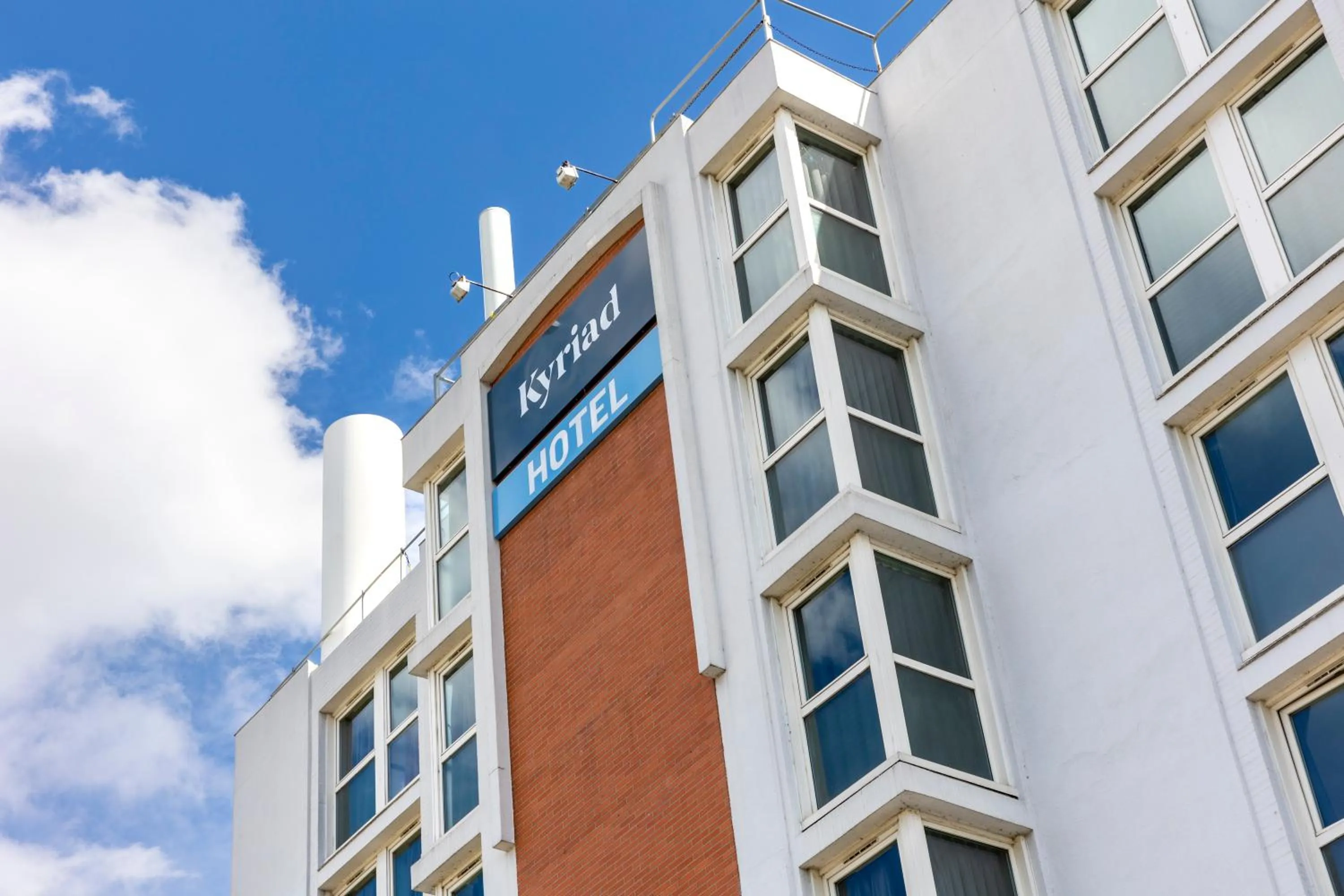 Facade/entrance in Kyriad Paris Ouest - Colombes