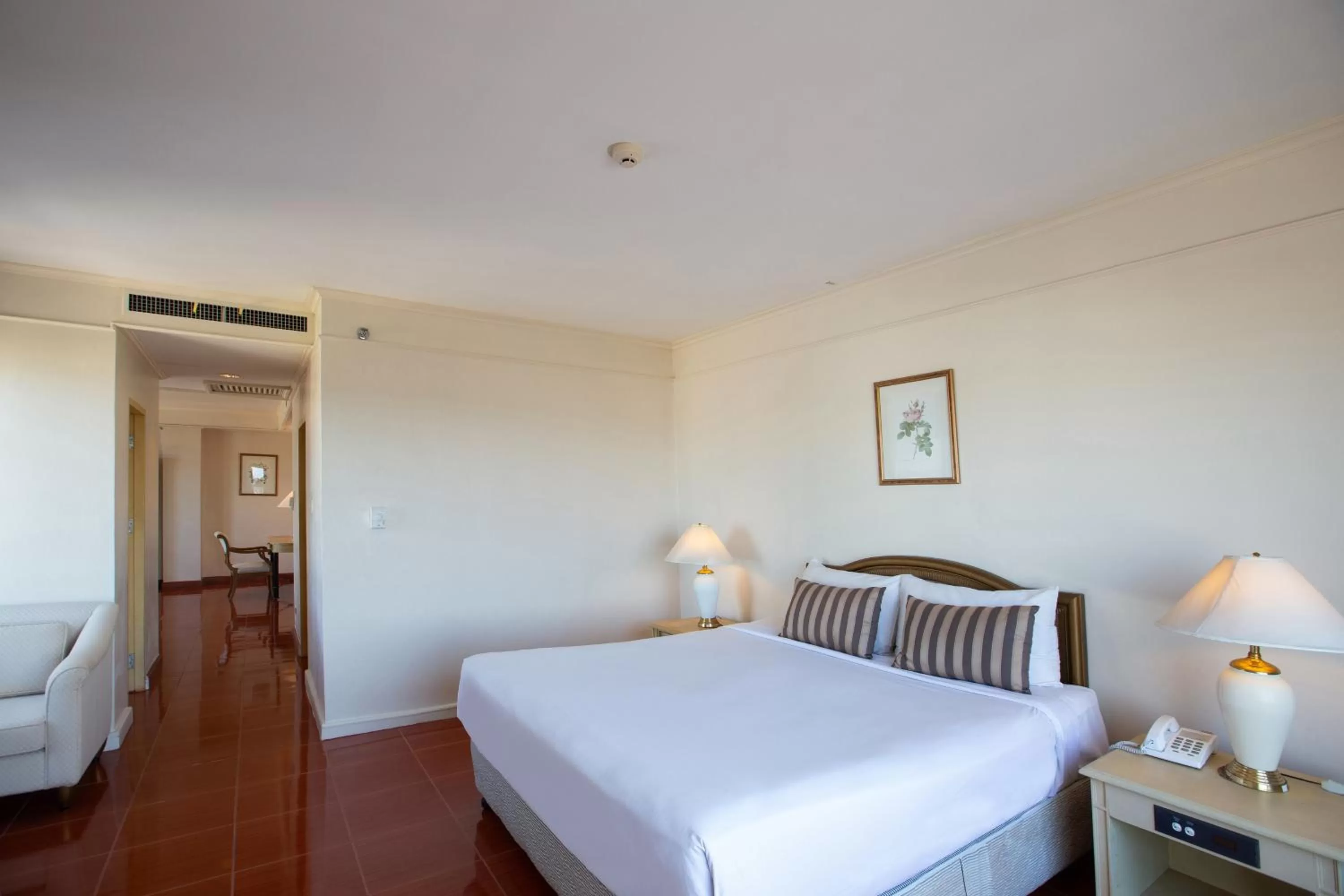 Bed in The Imperial Narathiwat Hotel