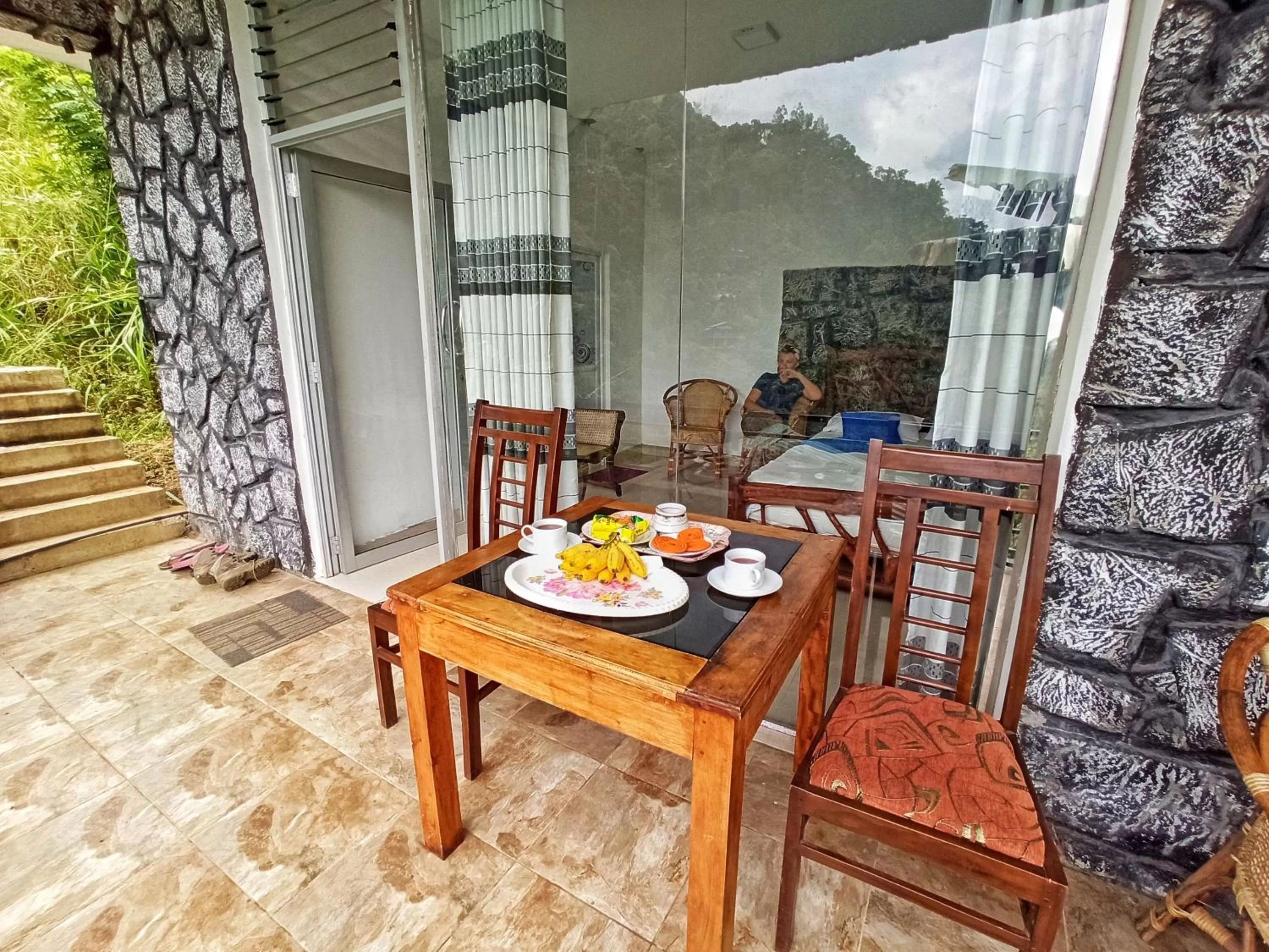 Ella Lucky Panoramic