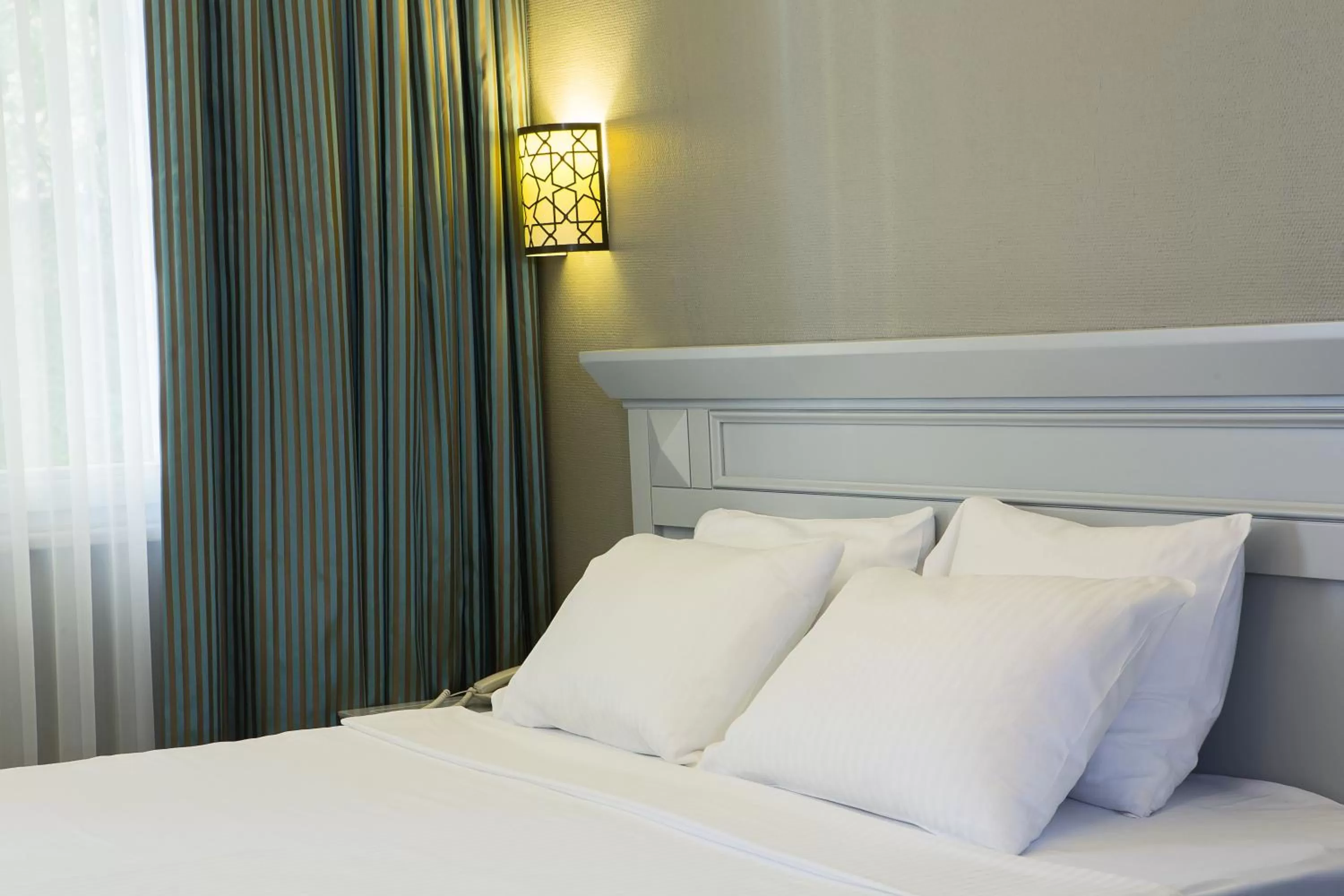 Bedroom, Bed in Semsan Hotel