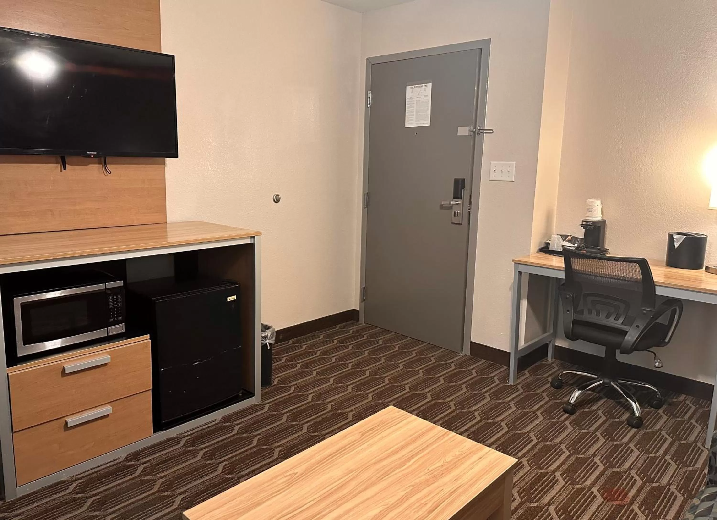 Guests in Baymont by Wyndham Noblesville