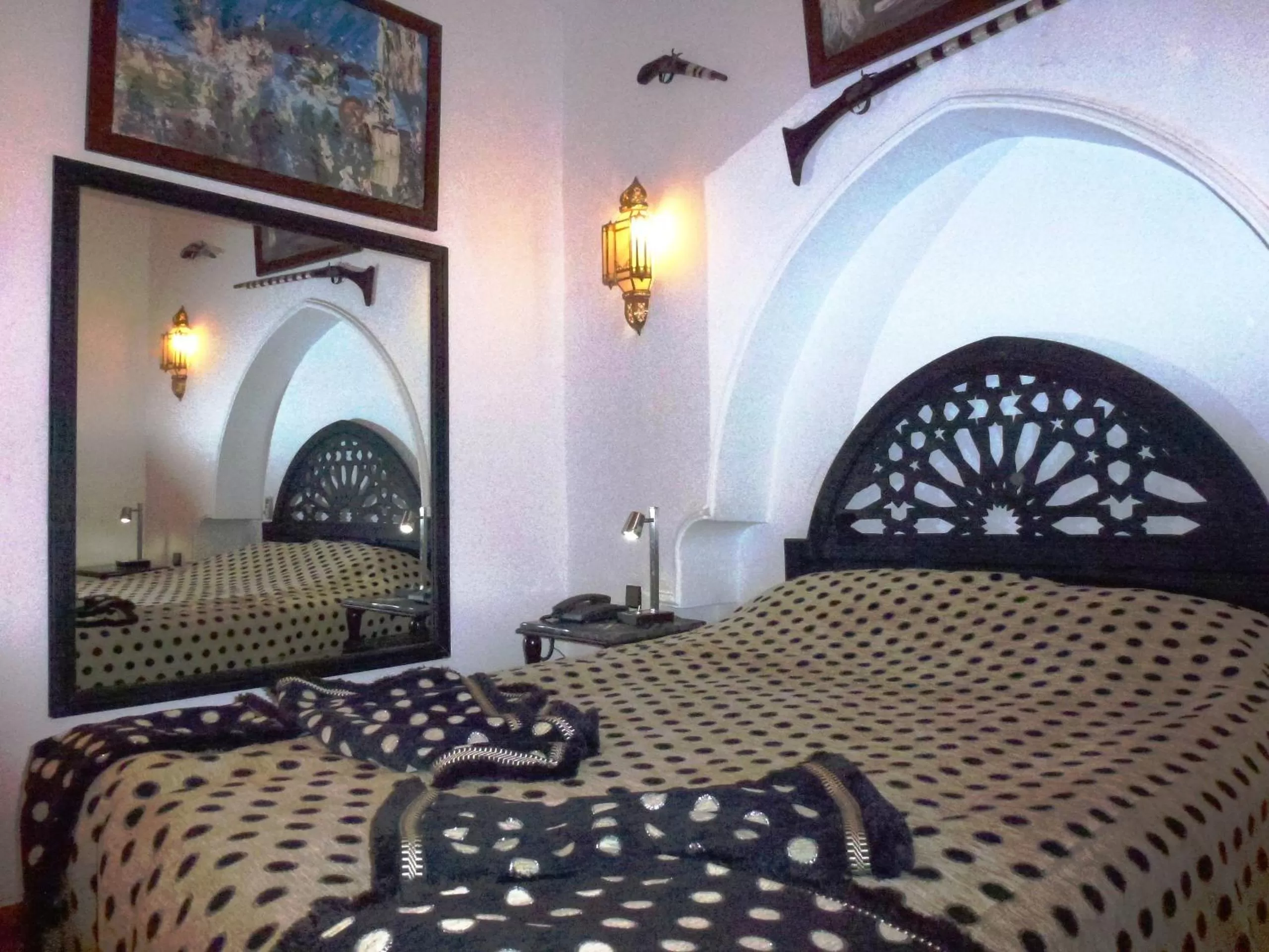 Bedroom, Bed in Ryad Laârouss