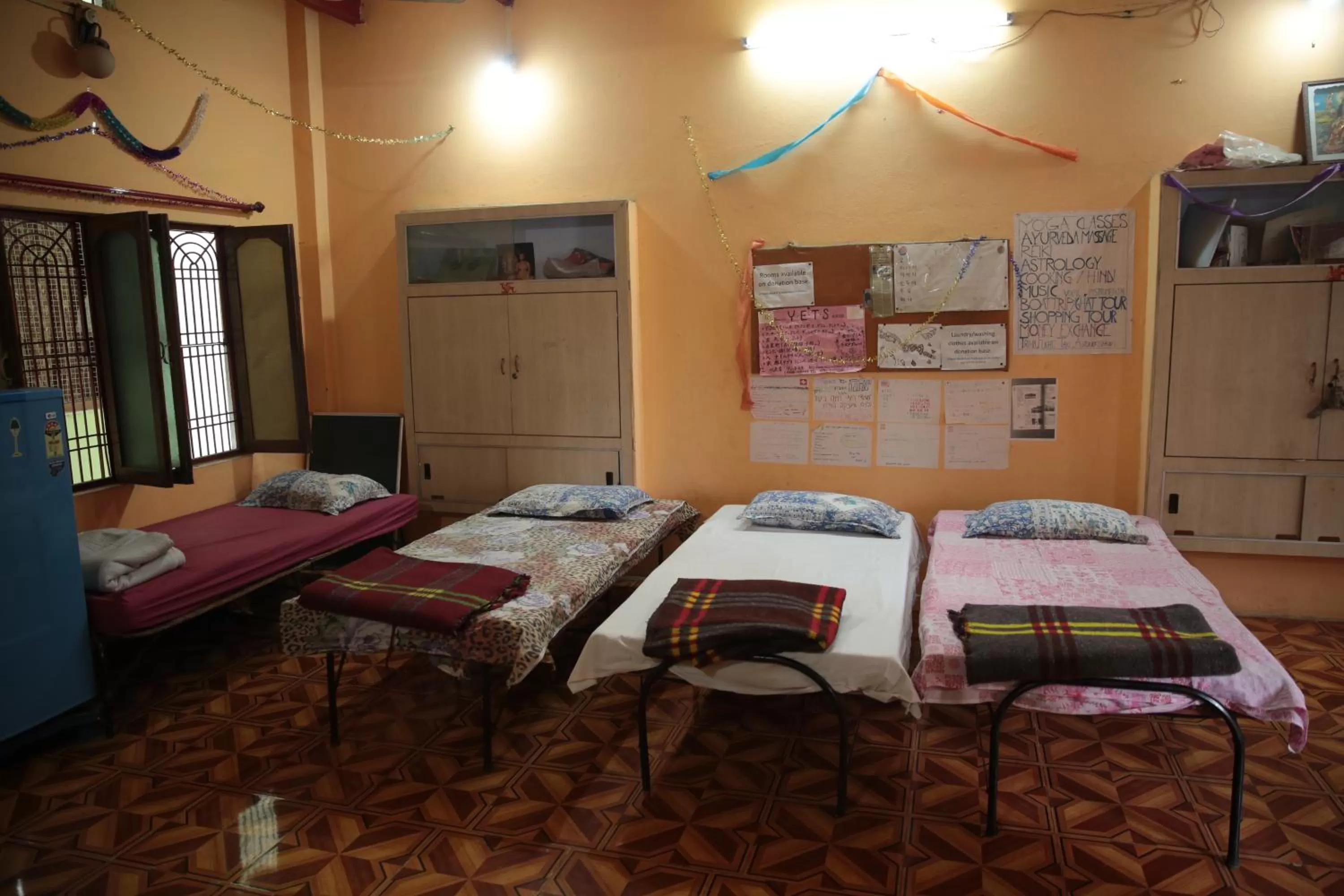 Bed in Somit Paying Guest House