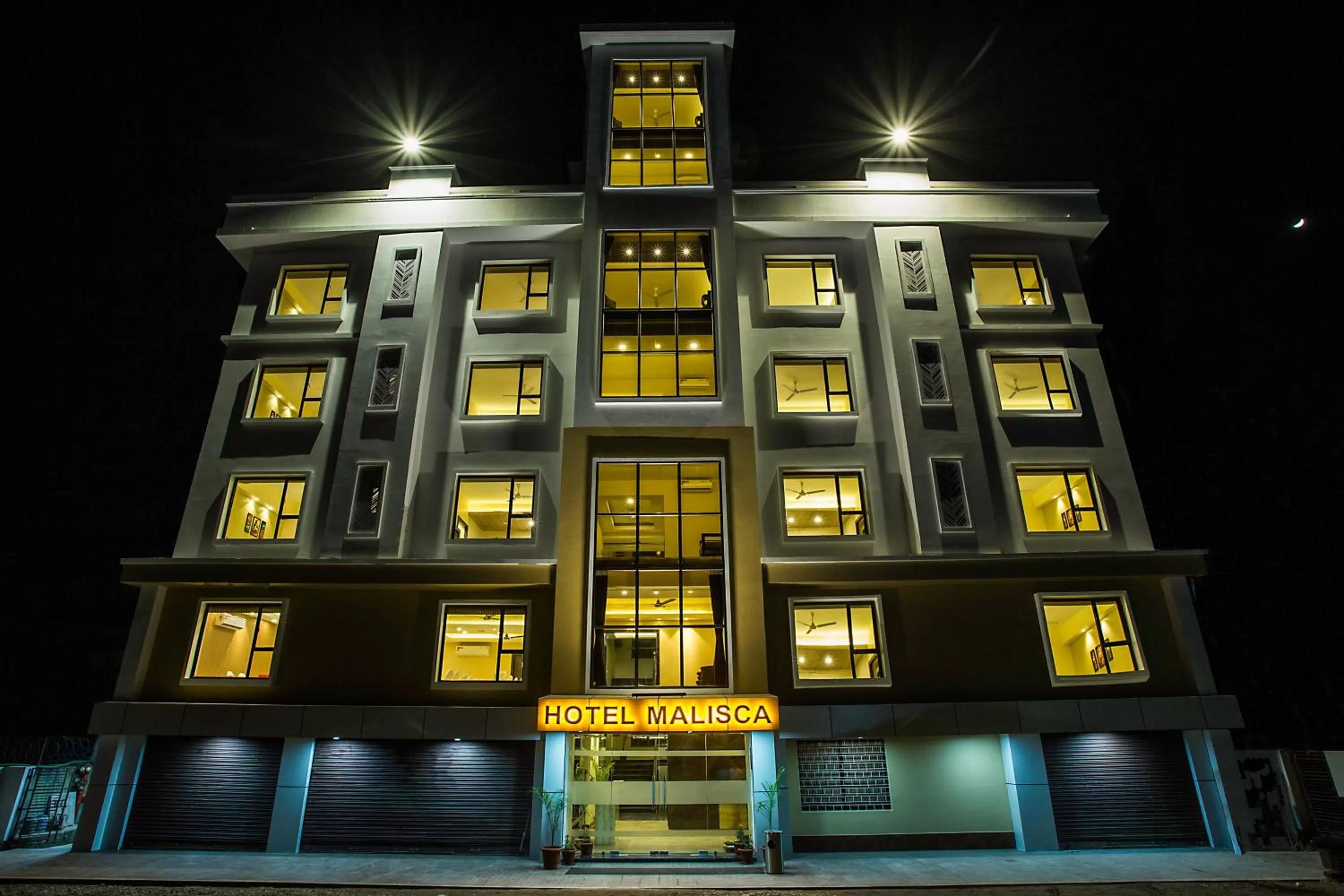 Property building in Hotel Malisca