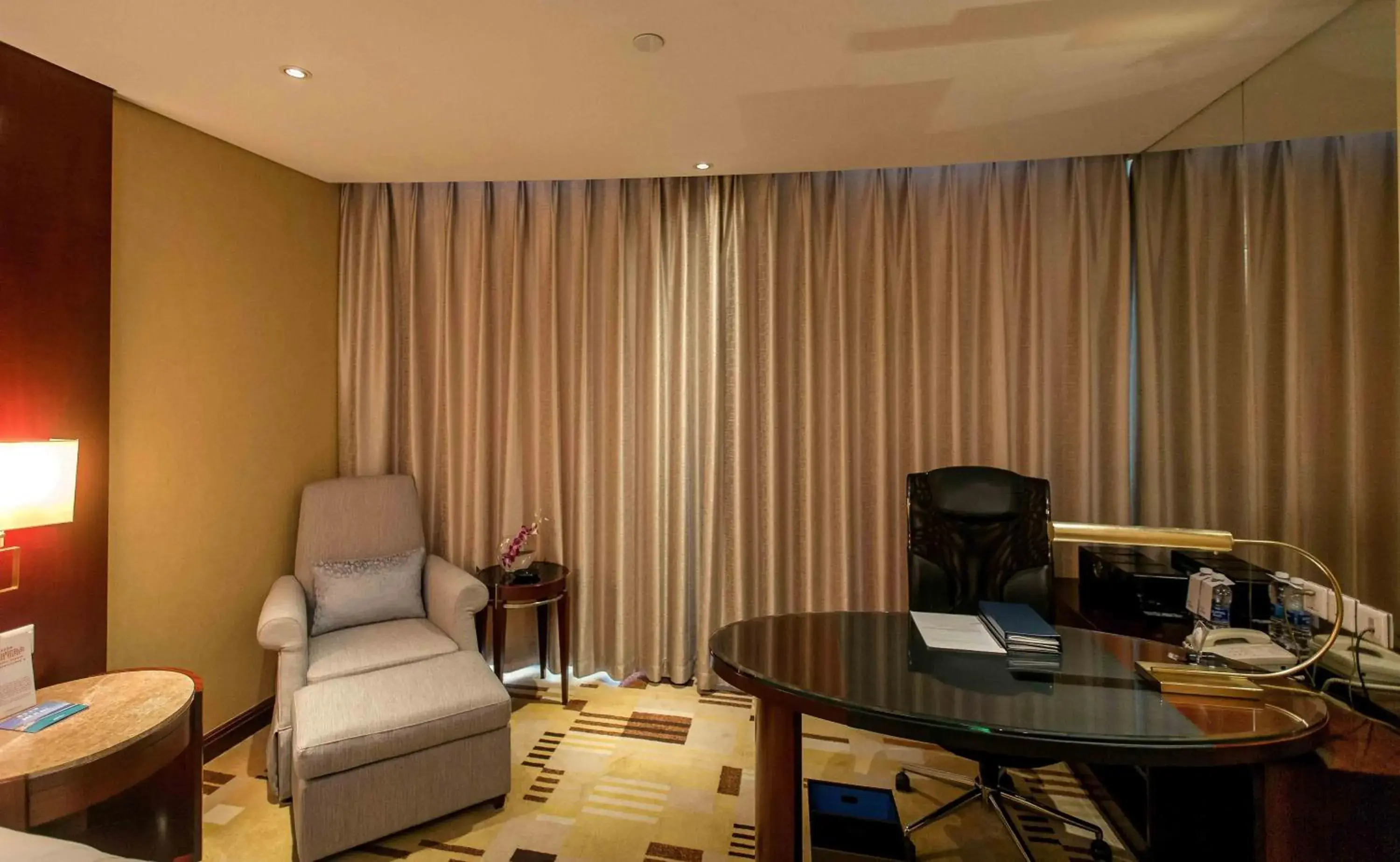 Deluxe Twin, Guest room, 2 Twin/Single Bed(s), City view in Sheraton Guiyang Hotel Deluxe Twin, Guest room, 2 Twin/Single Bed(s), City view in Sheraton Guiyang Hotel