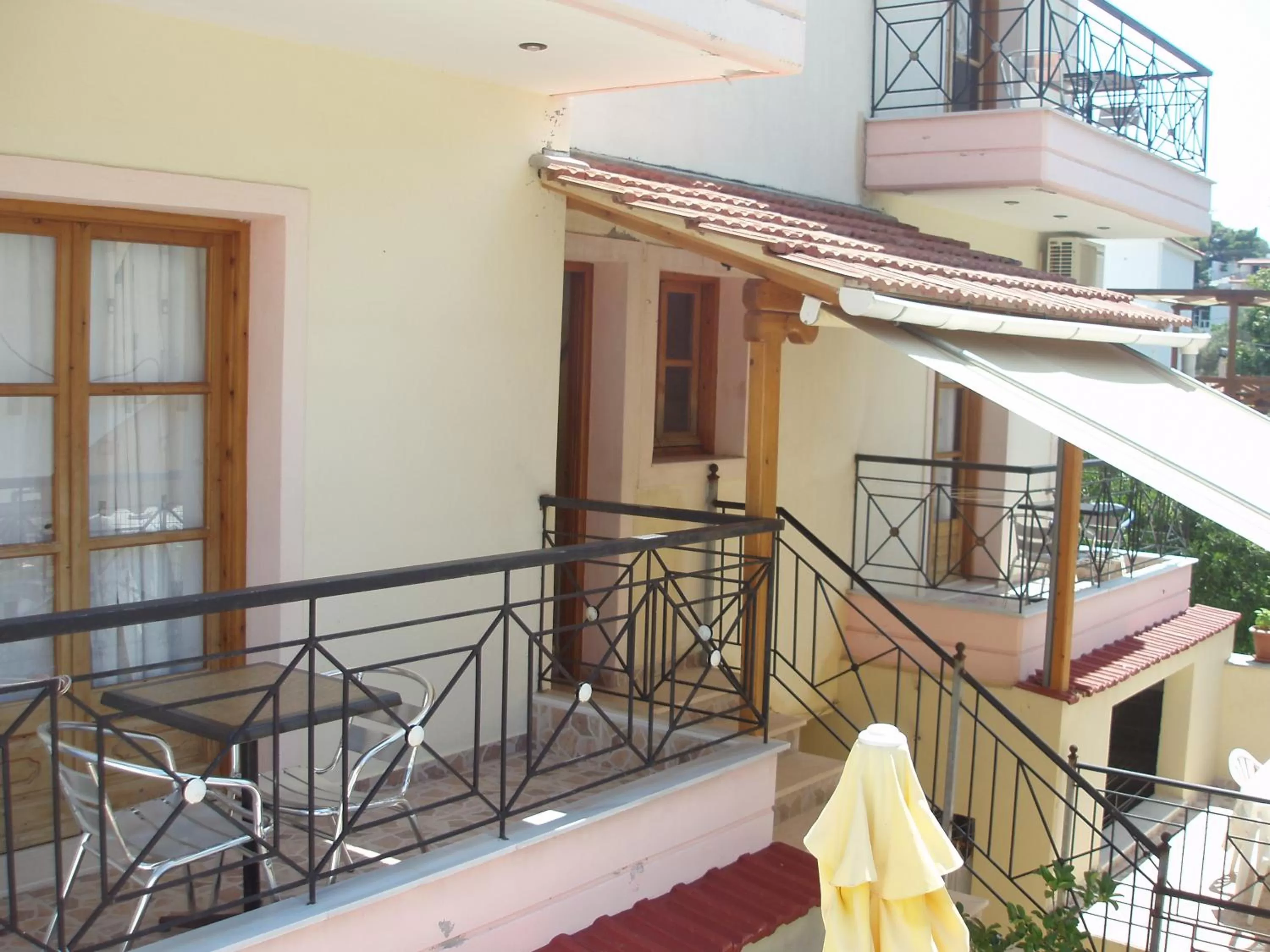 Property building in skiathos studios HL