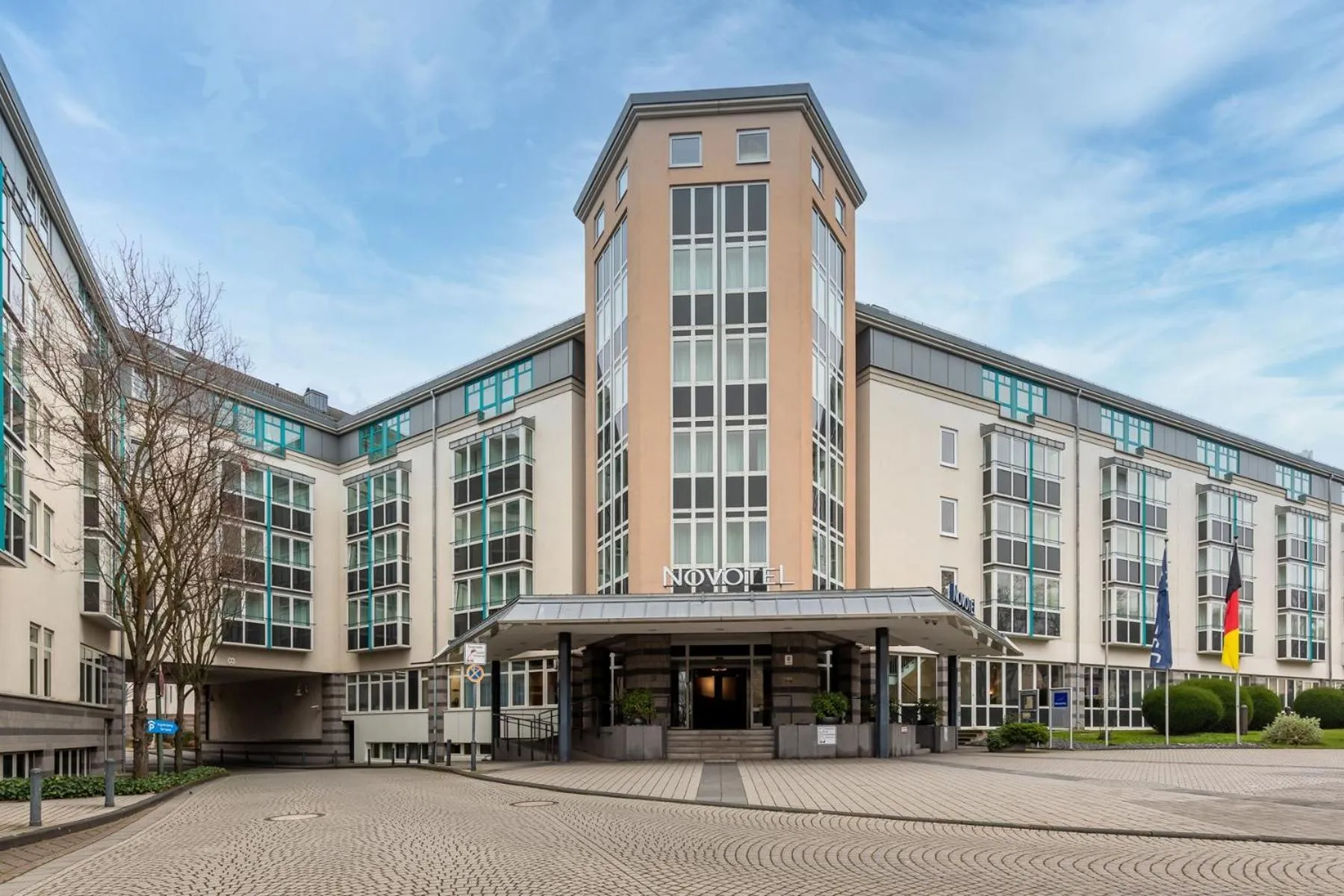 Nearby landmark, Property Building in Novotel Mainz