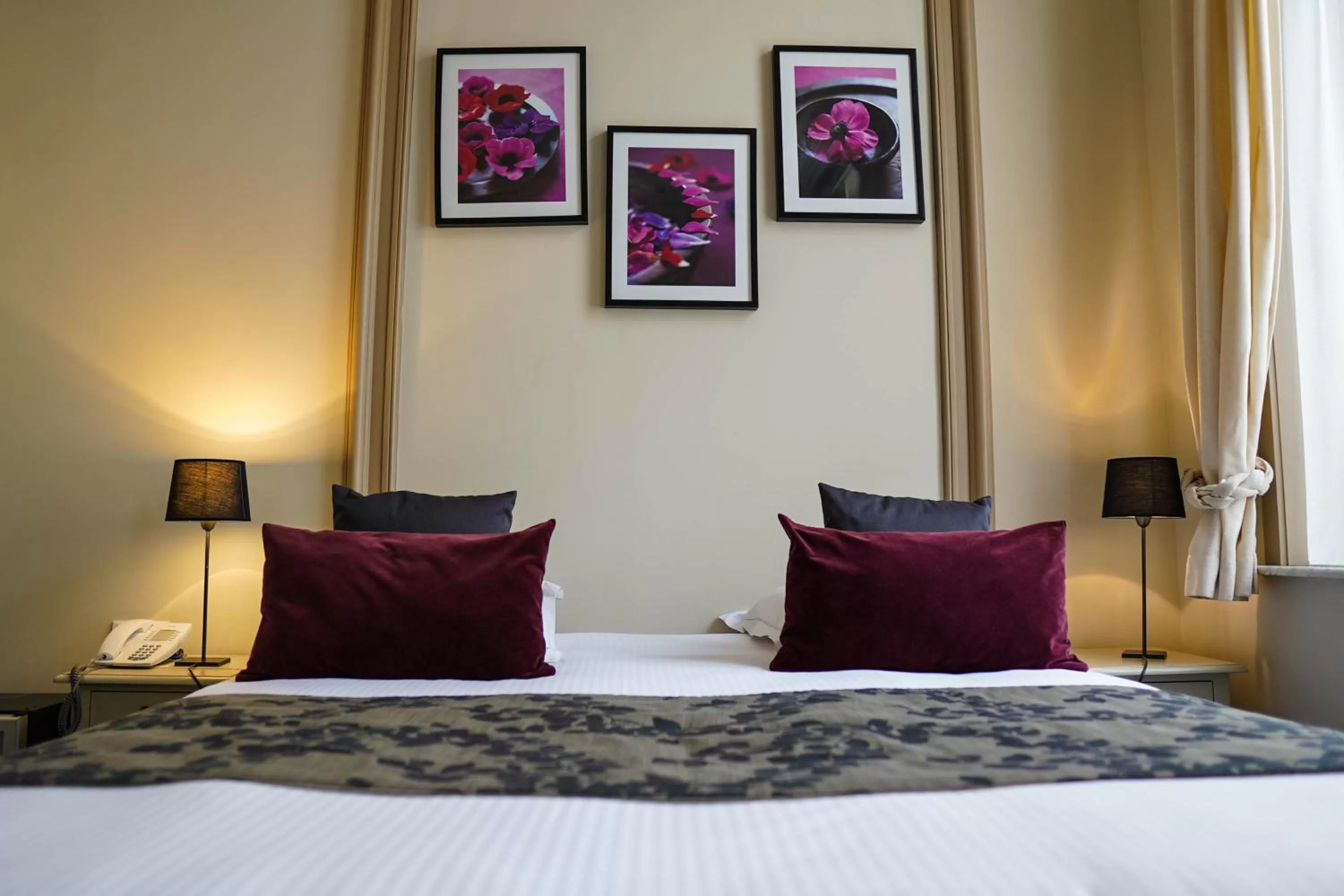 Bed in Hotel de Flandre Ghent