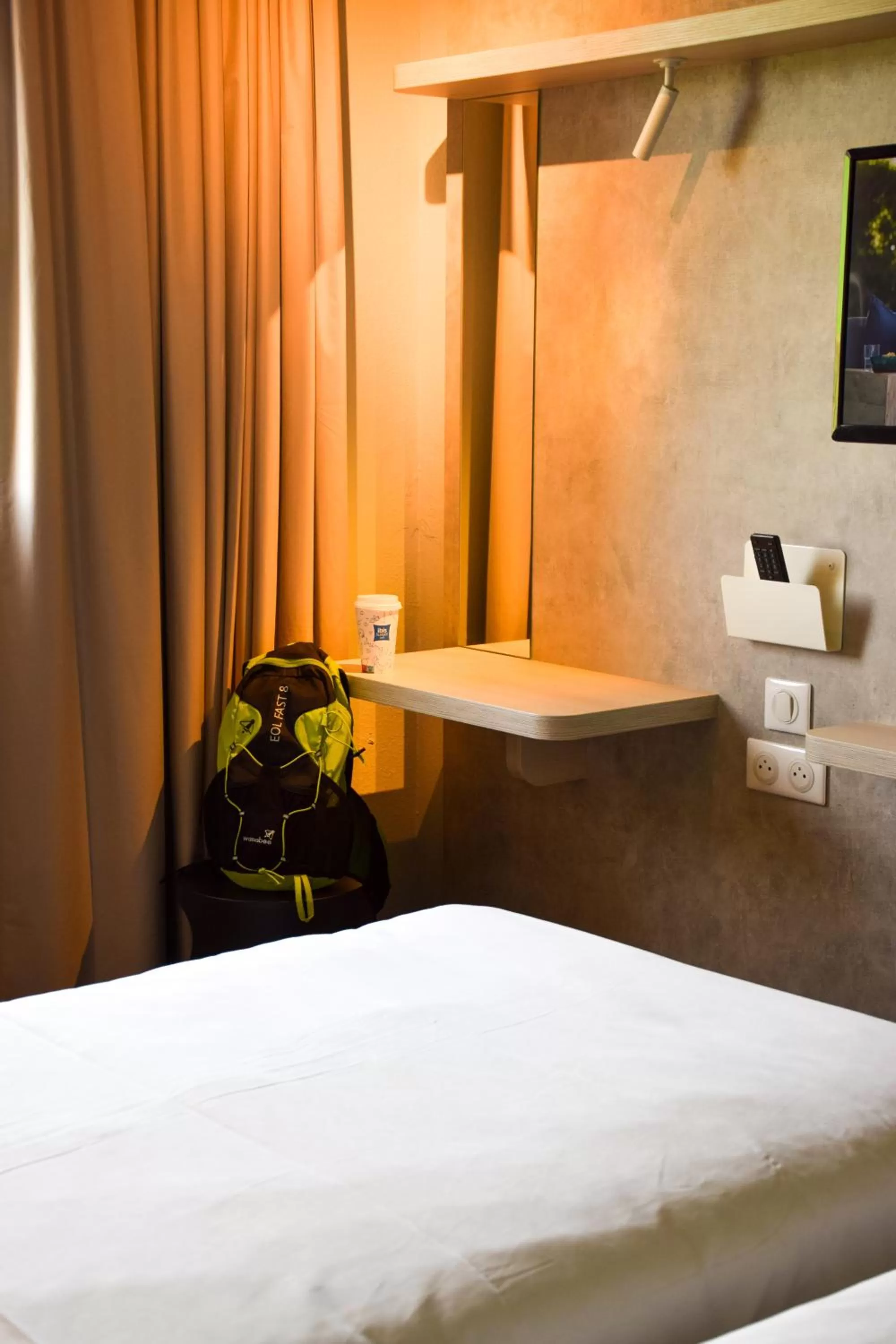 Bedroom, Bed in ibis Budget Millau Viaduc