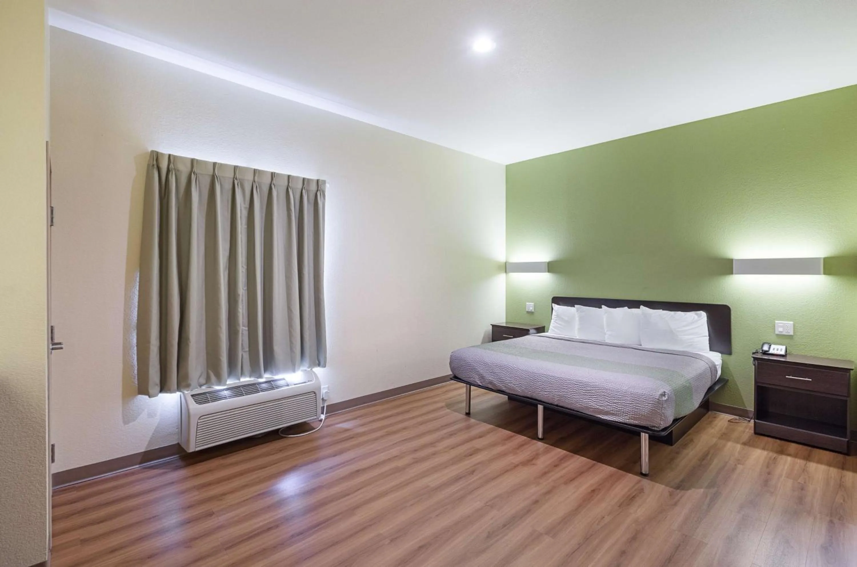 Bedroom, Bed in Motel 6-Fort Worth, TX