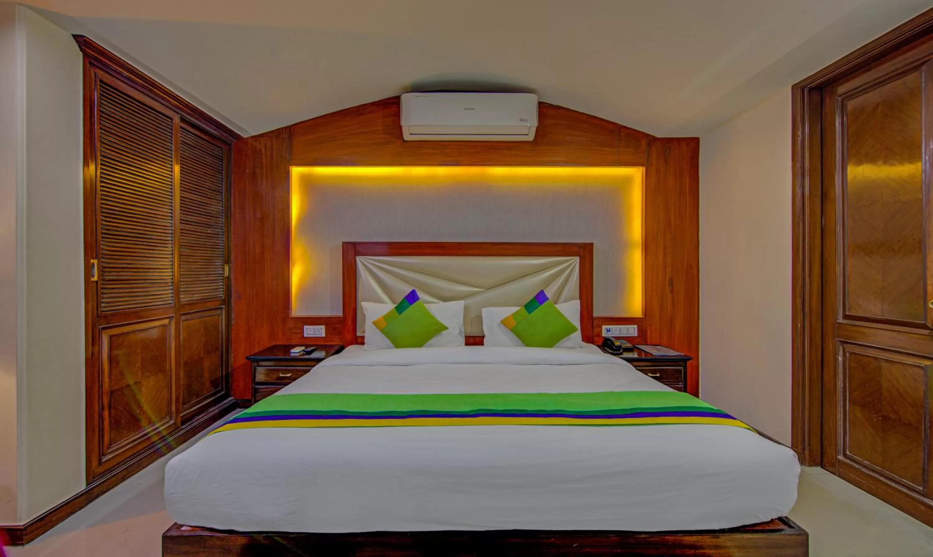 Bed in Treebo Trend Corporate Park