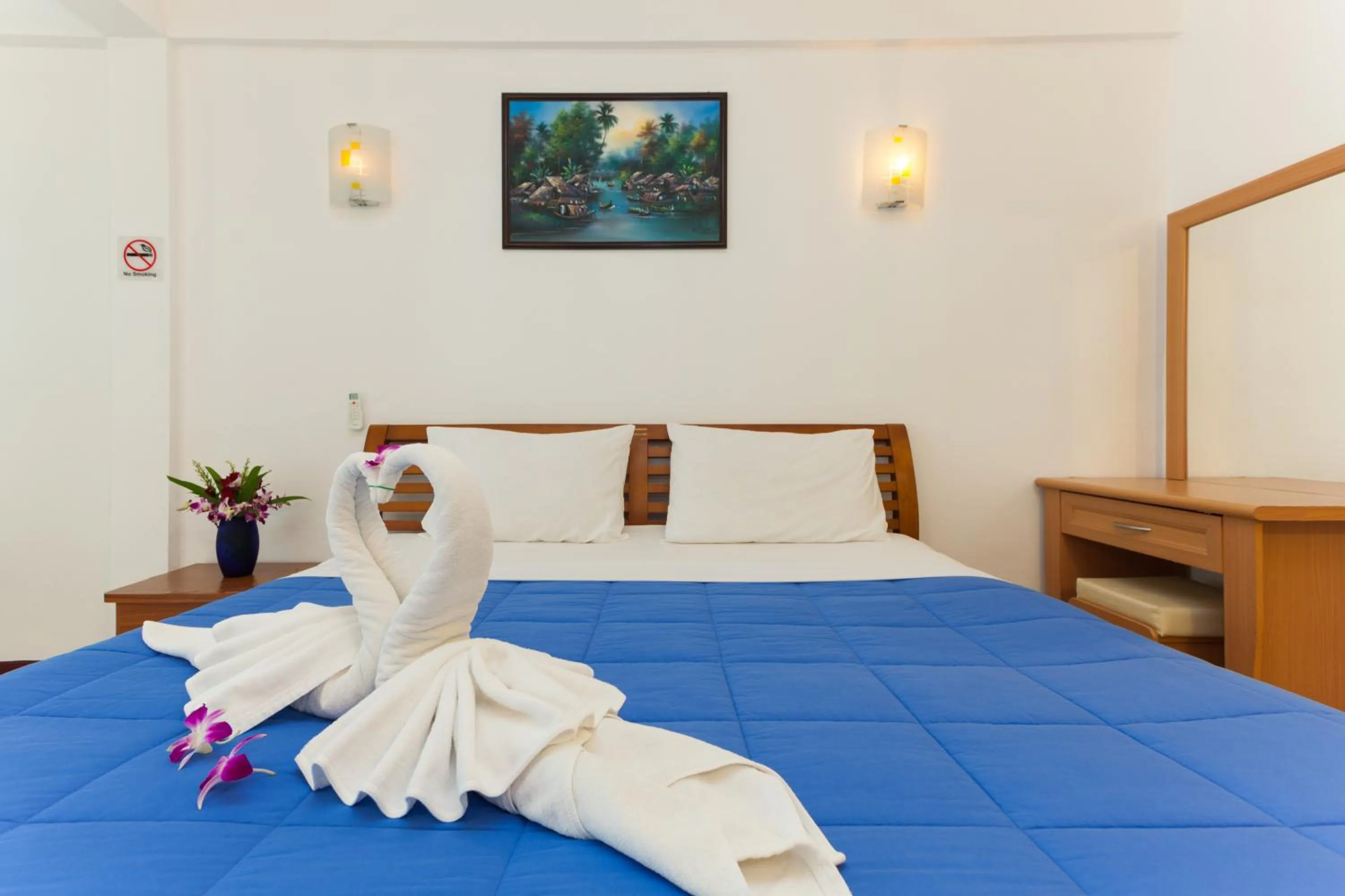 Deluxe Double Room in The Expat Hotel