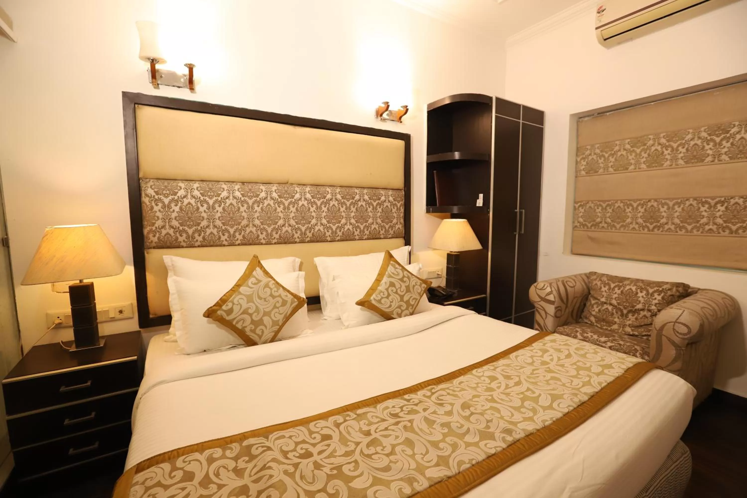 Bed in Hotel Capitol Hills - Greater Kailash Delhi