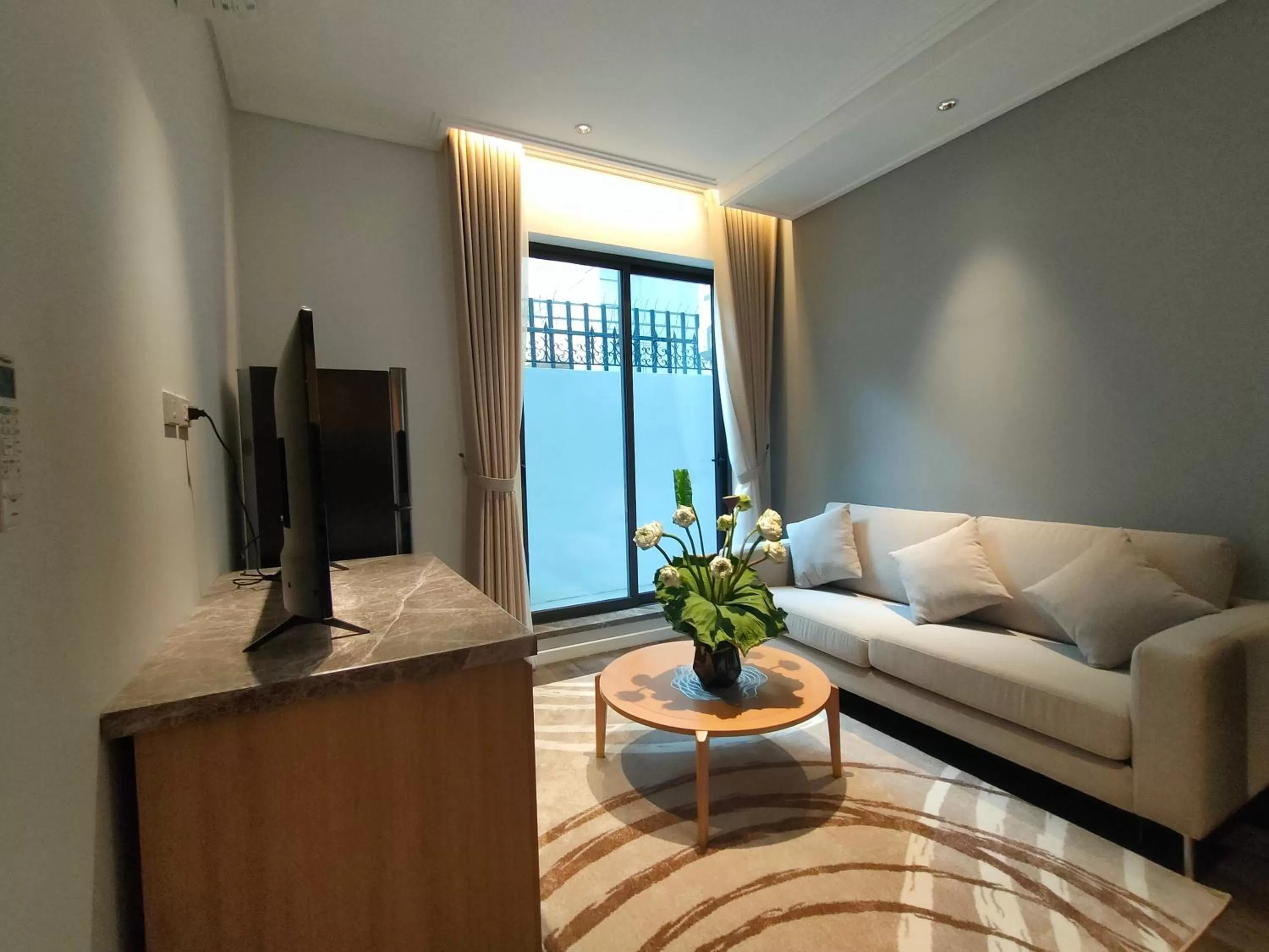 Communal lounge/ TV room in Hồng Gia Tuệ Lake View