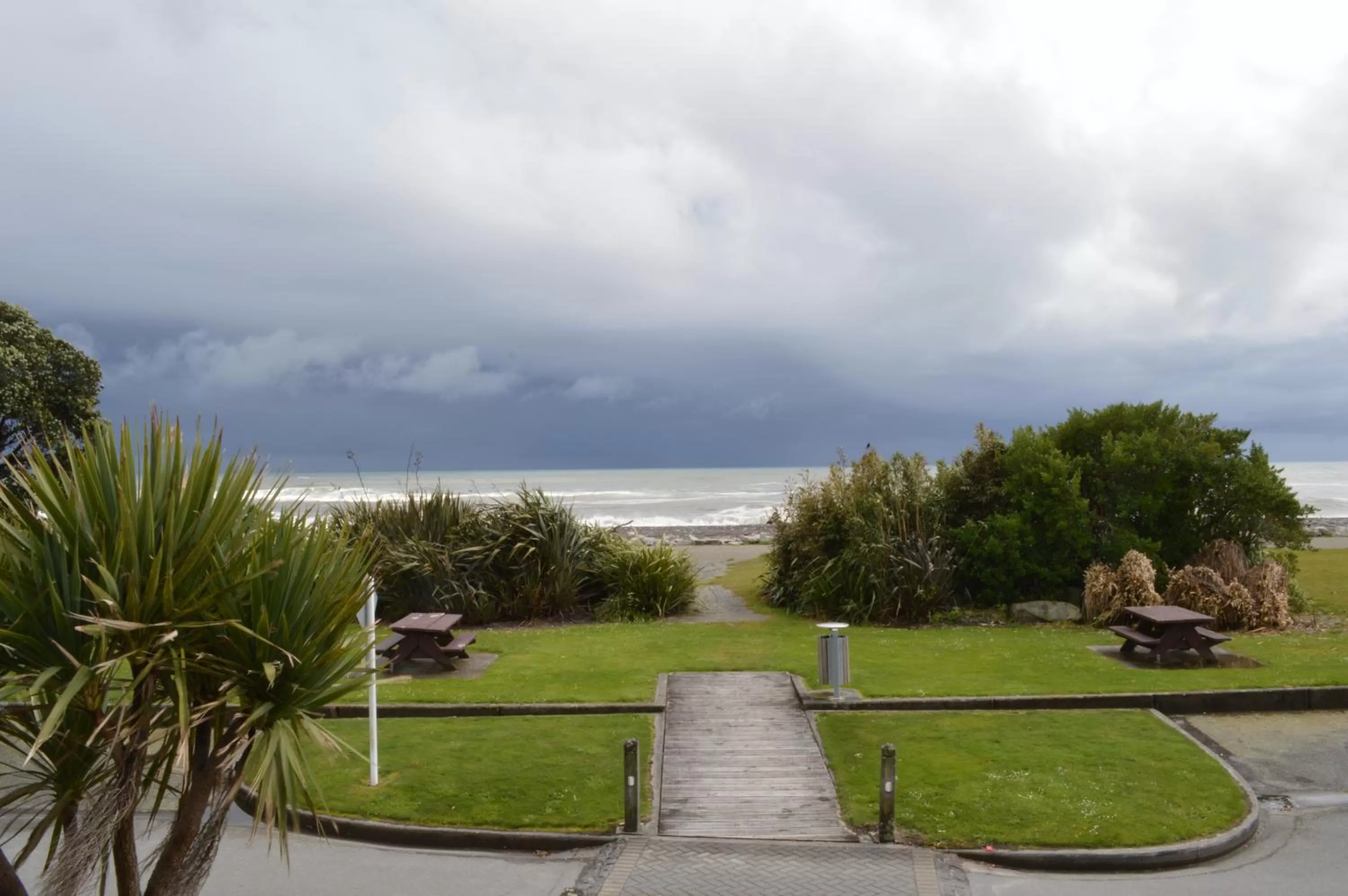 Beach in Beachfront Hotel Hokitika