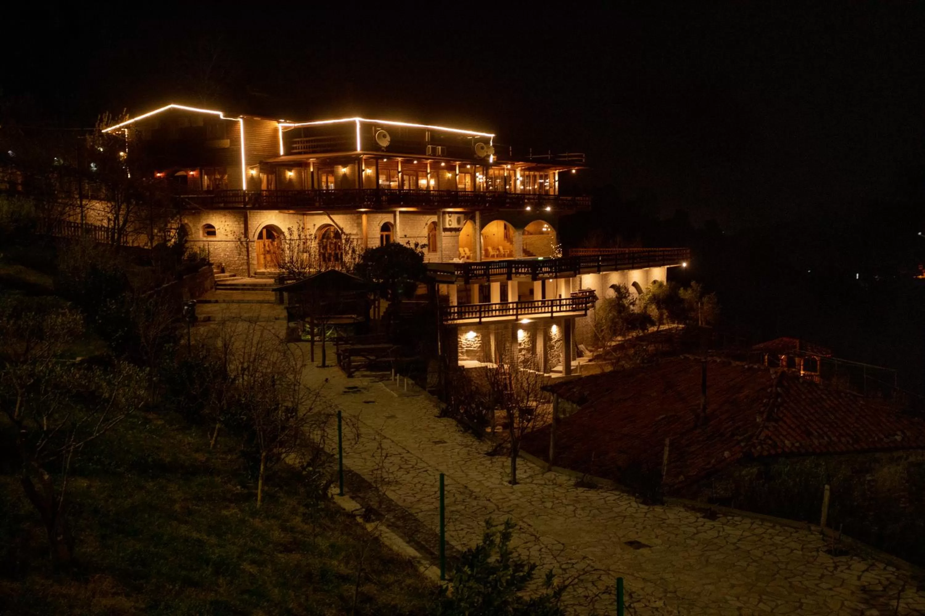 Property Building in OLD HOUSE