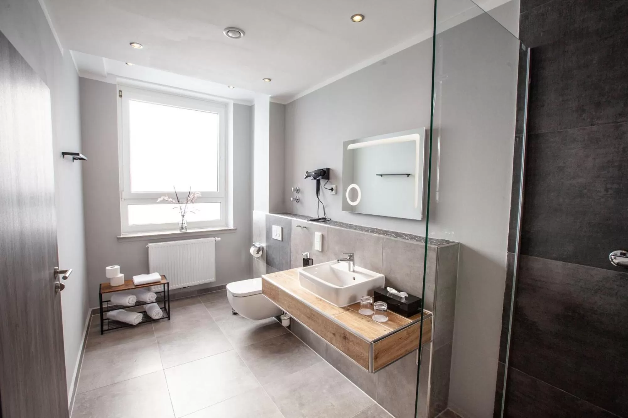 Bathroom in Elens Hotel