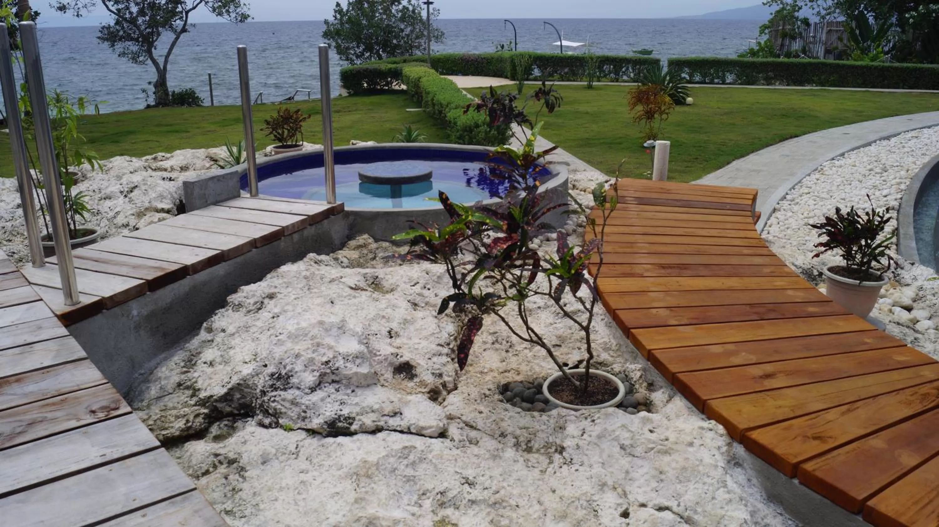 Pool view in Panglao Sea Resort - Tangnan