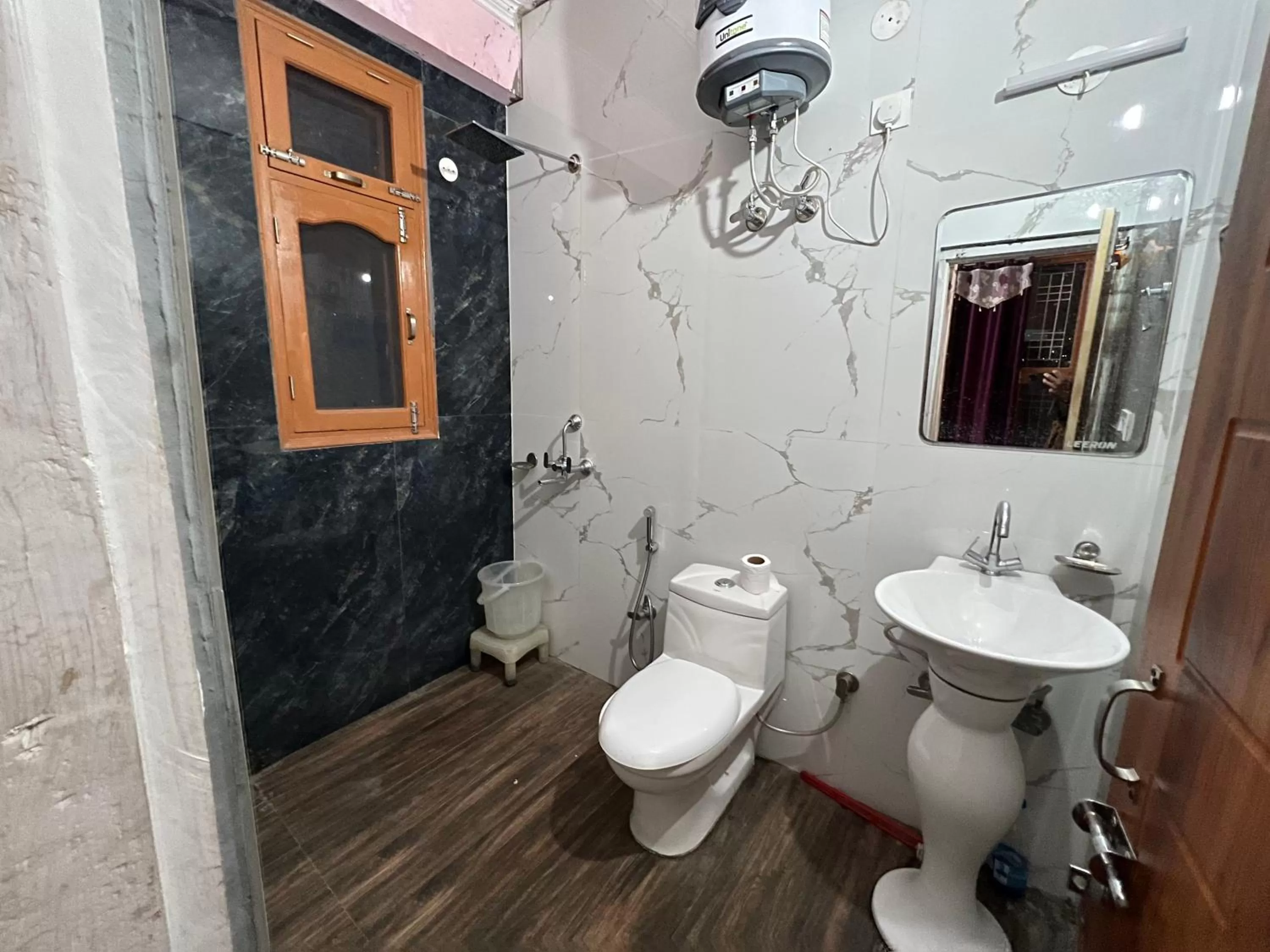 Bathroom in House of lights