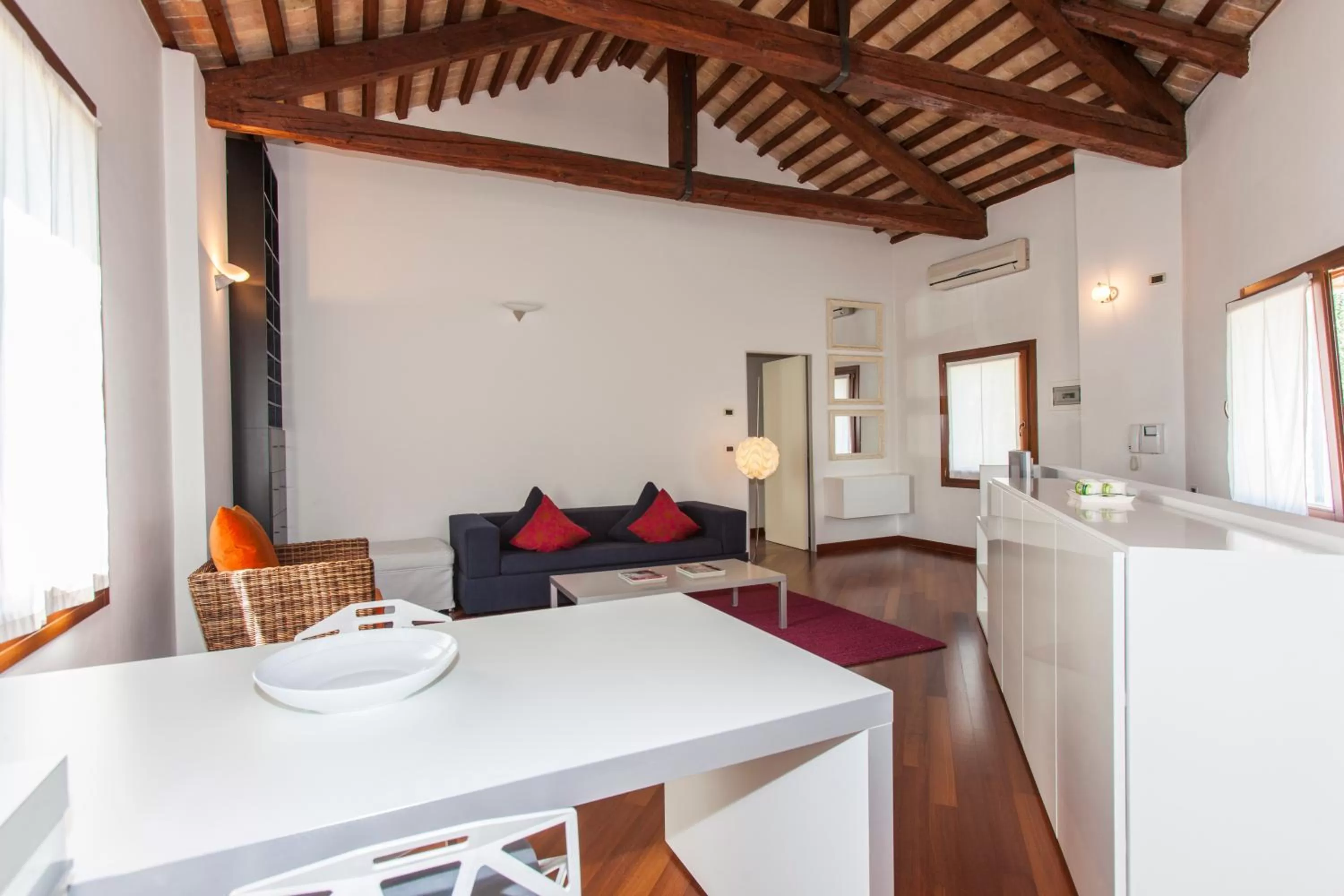 TV and multimedia in Villa Moro Lin Design Apartments