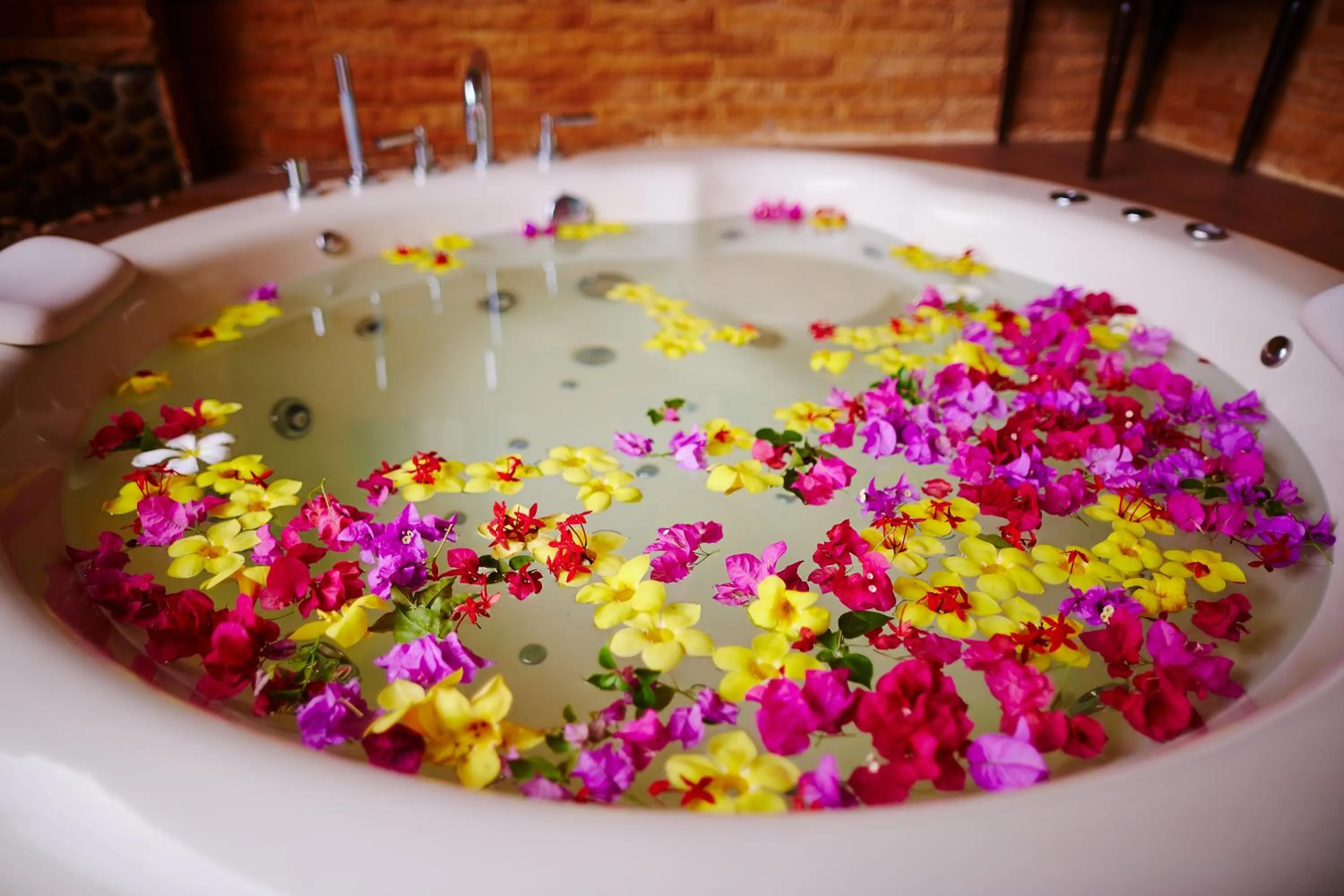 Hot Tub in Samui Bayview Resort & Spa - SHA Plus