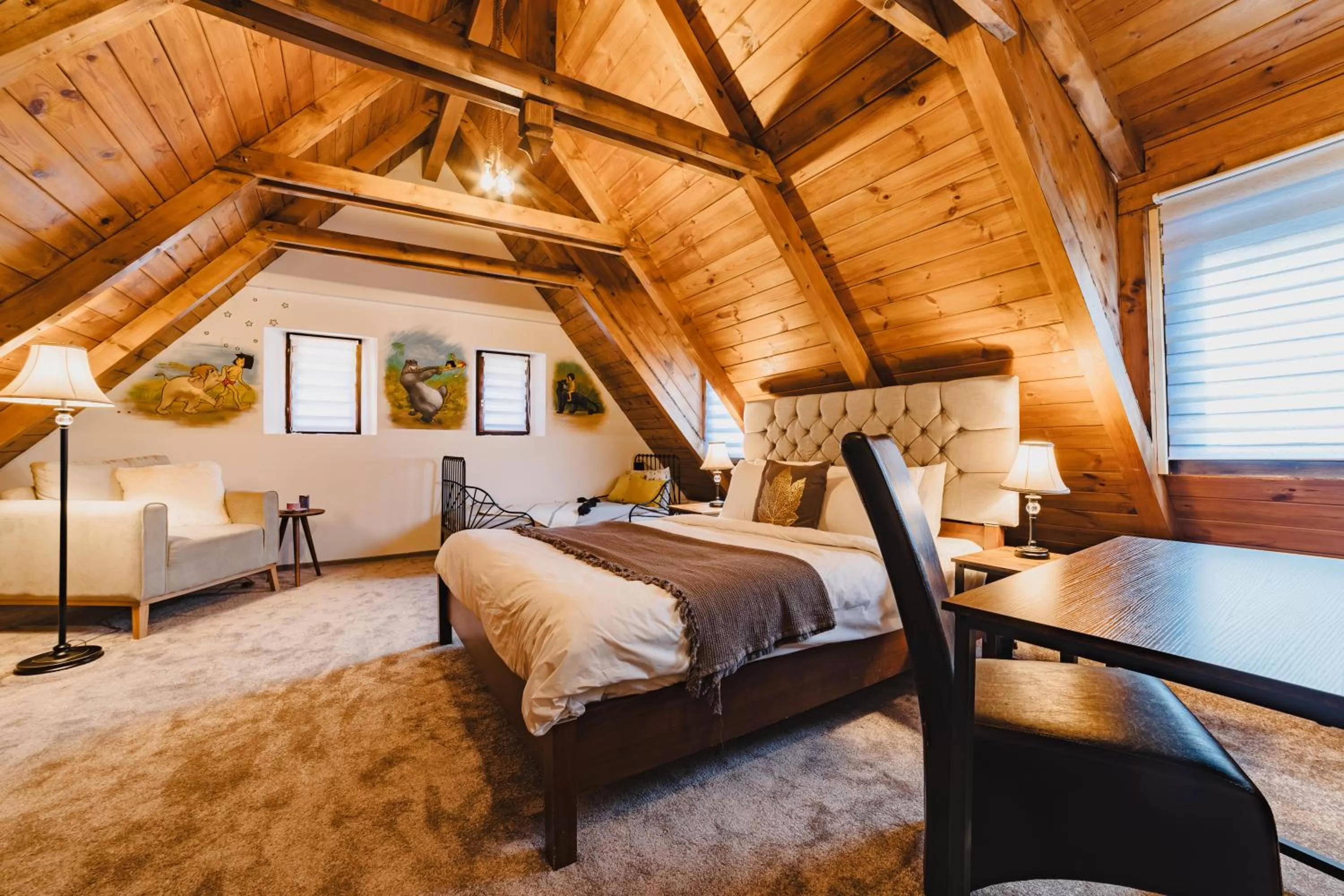 Bed in ALBERT RESIDENCE with PARKING