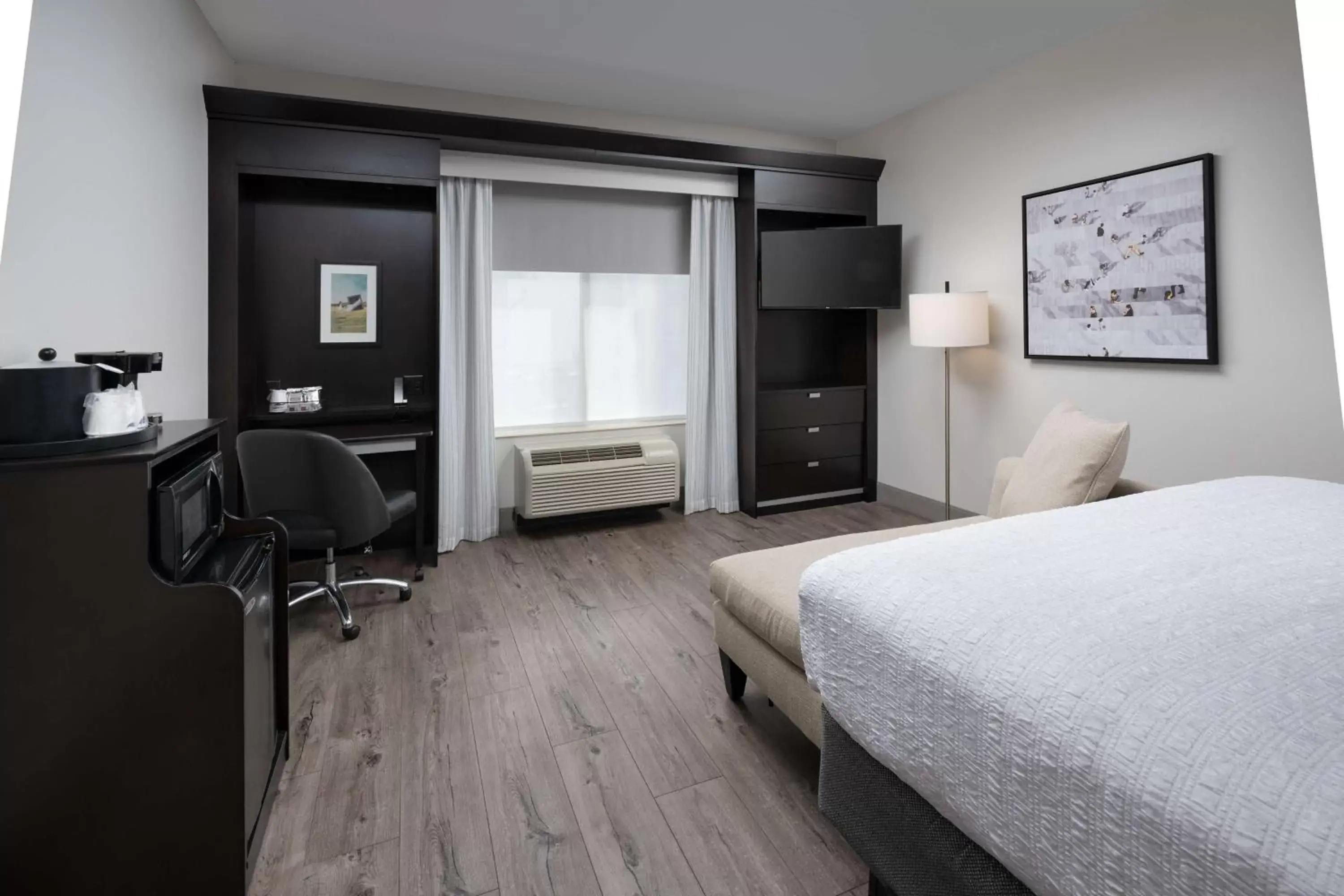 King Room Hearing Accessible - Non-Smoking in Hampton Inn & Suites Chattanooga Downtown King Room Hearing Accessible - Non-Smoking in Hampton Inn & Suites Chattanooga Downtown