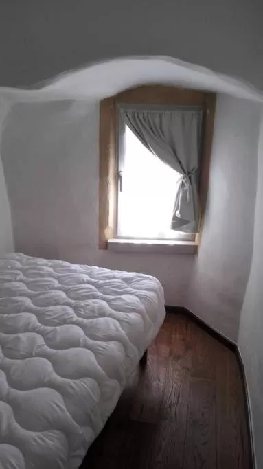 Bed in Les Galeries Marval