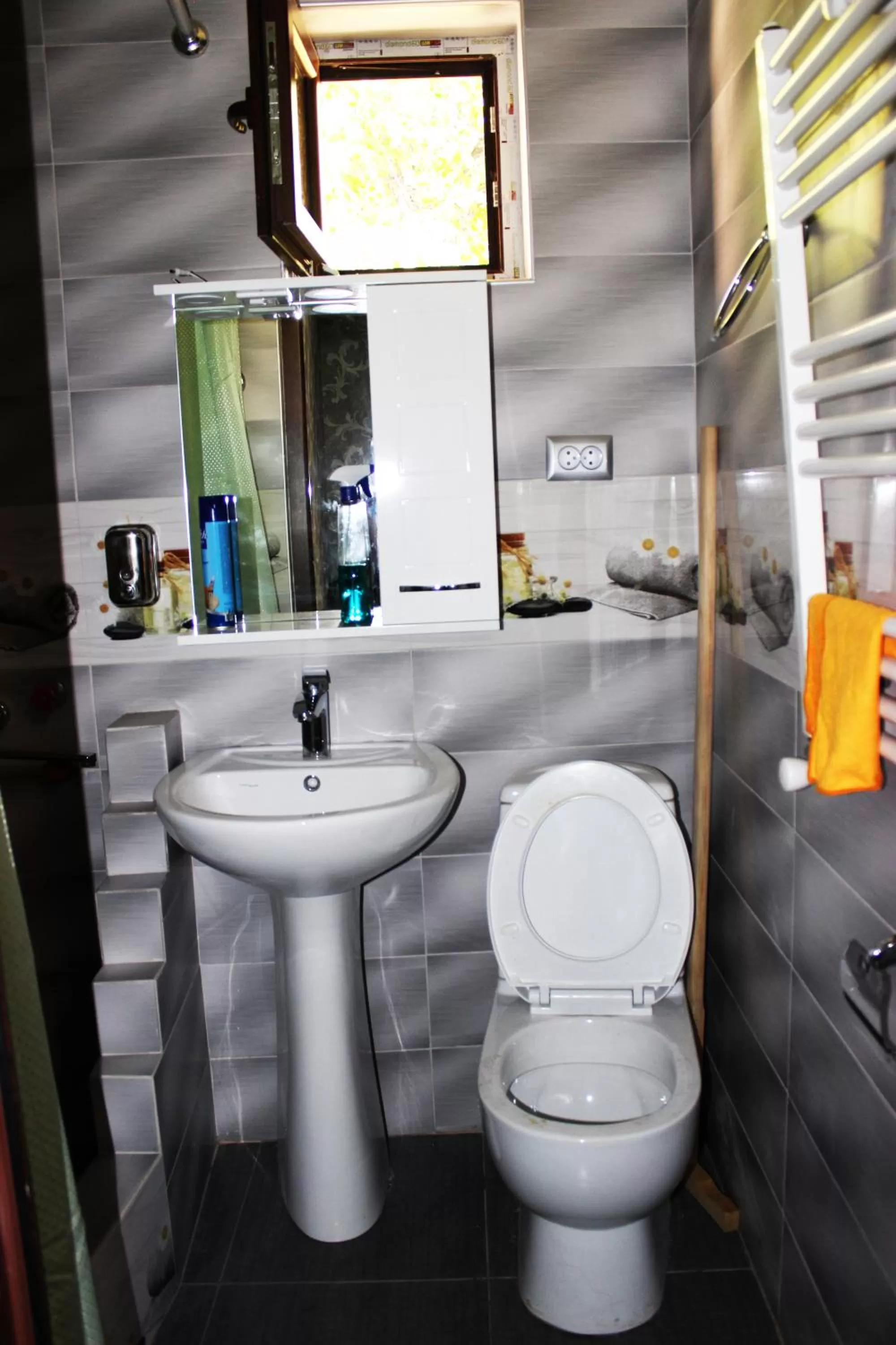 Shower, Bathroom in Golden Way