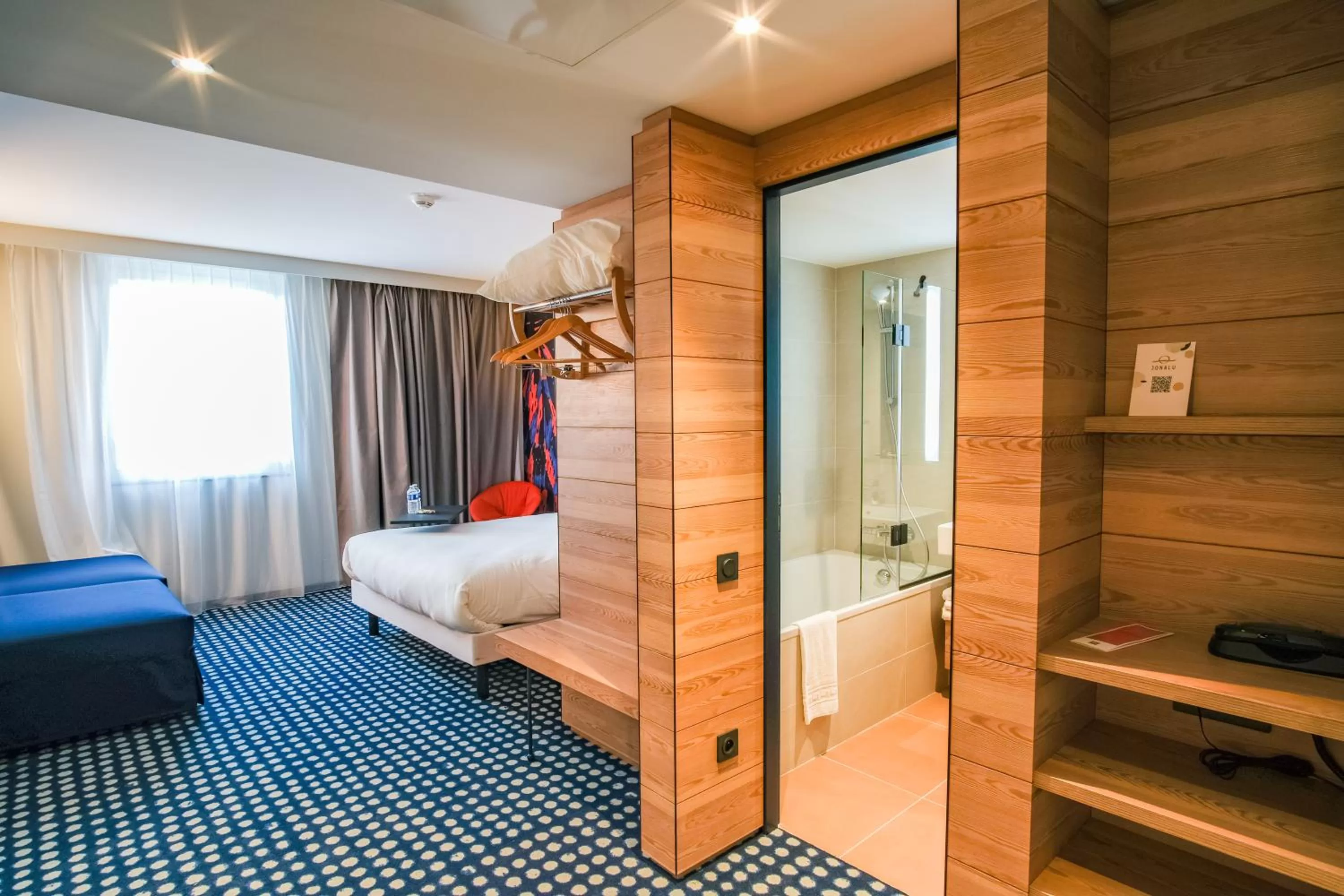 Photo of the whole room, Bed in ibis Styles Albertville