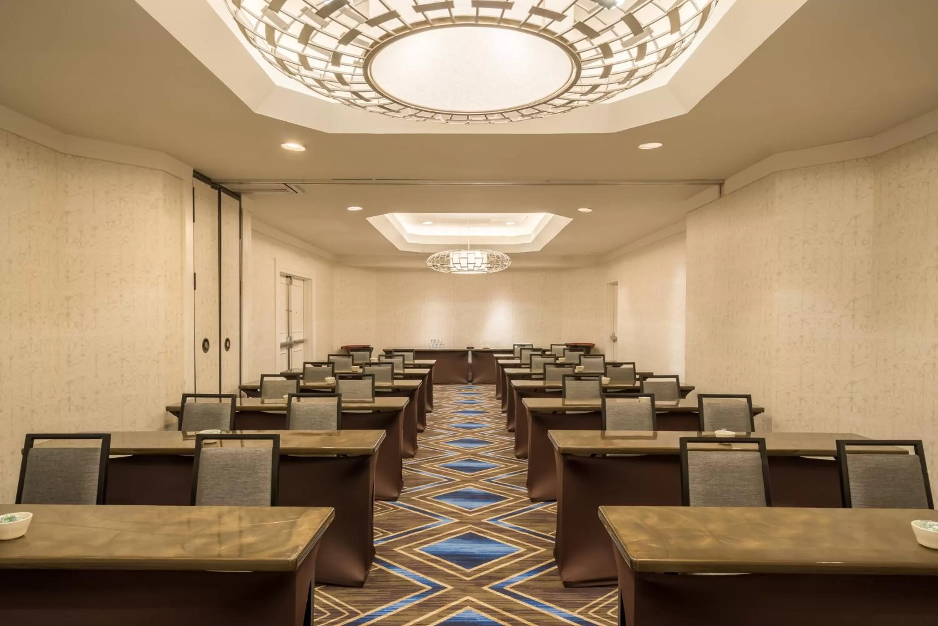 Meeting/conference room in Crowne Plaza Annapolis by IHG