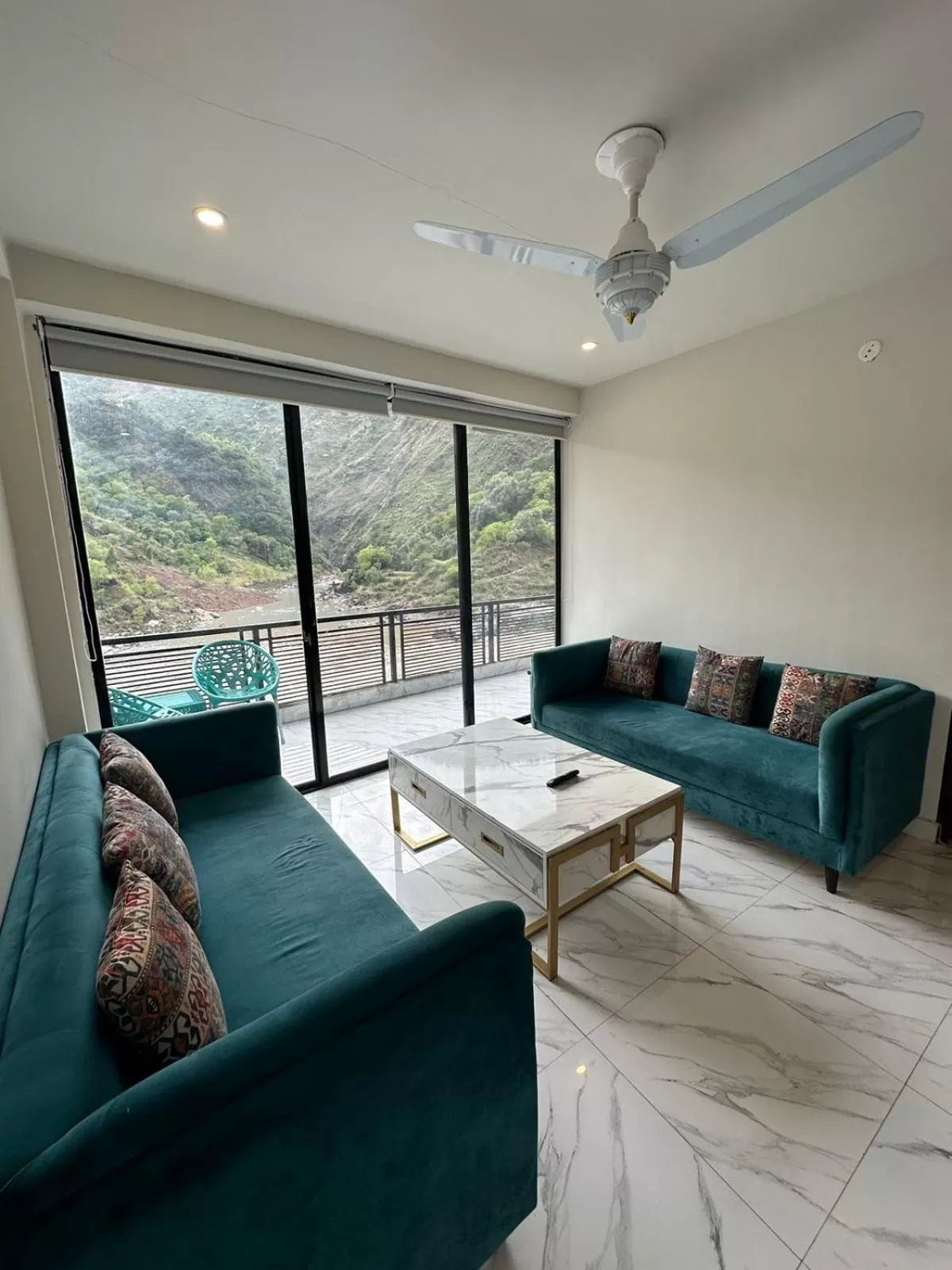 Hotel La Orilla Muzaffarabad