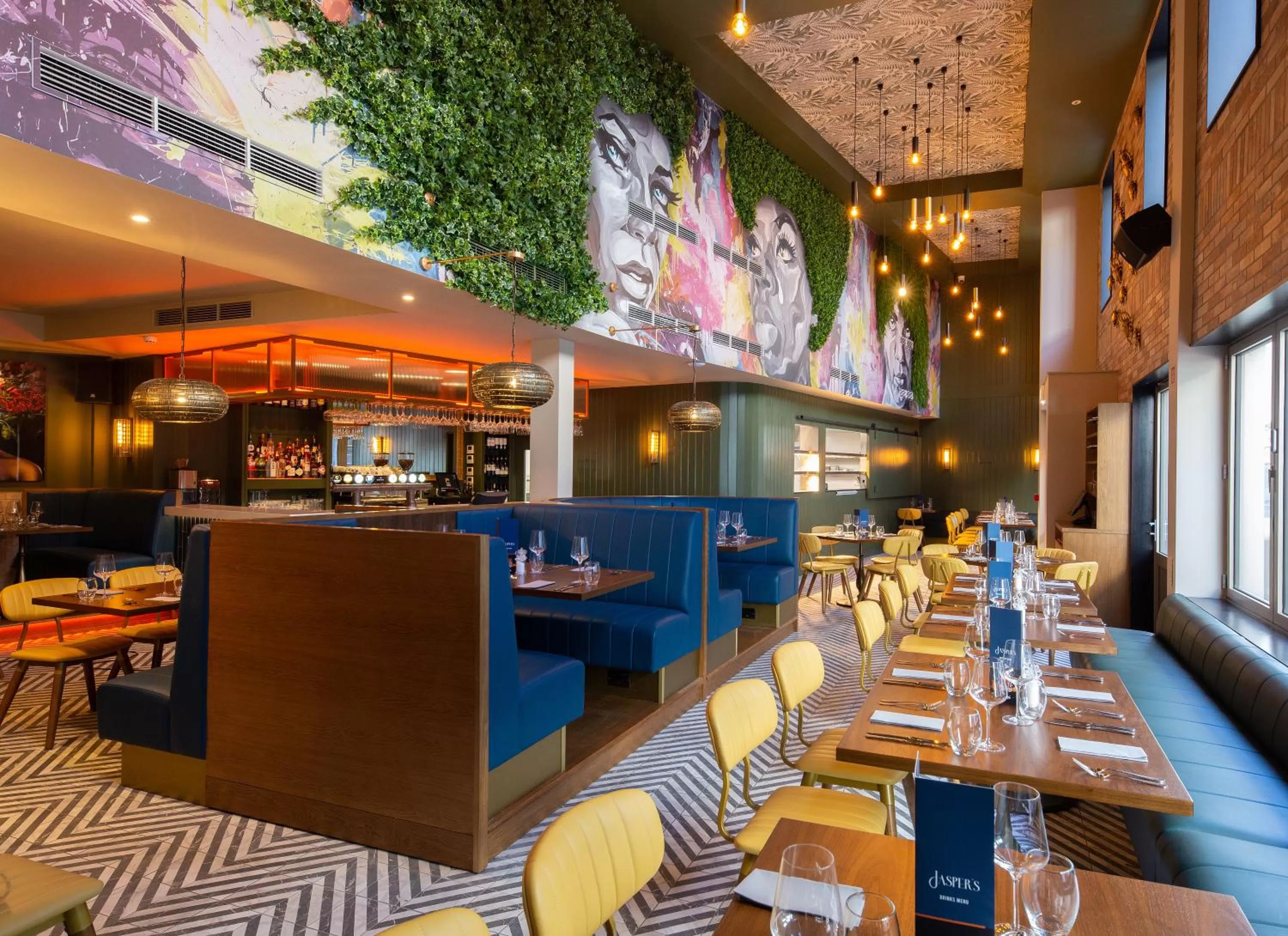 Restaurant/places to eat in Crown Quarter