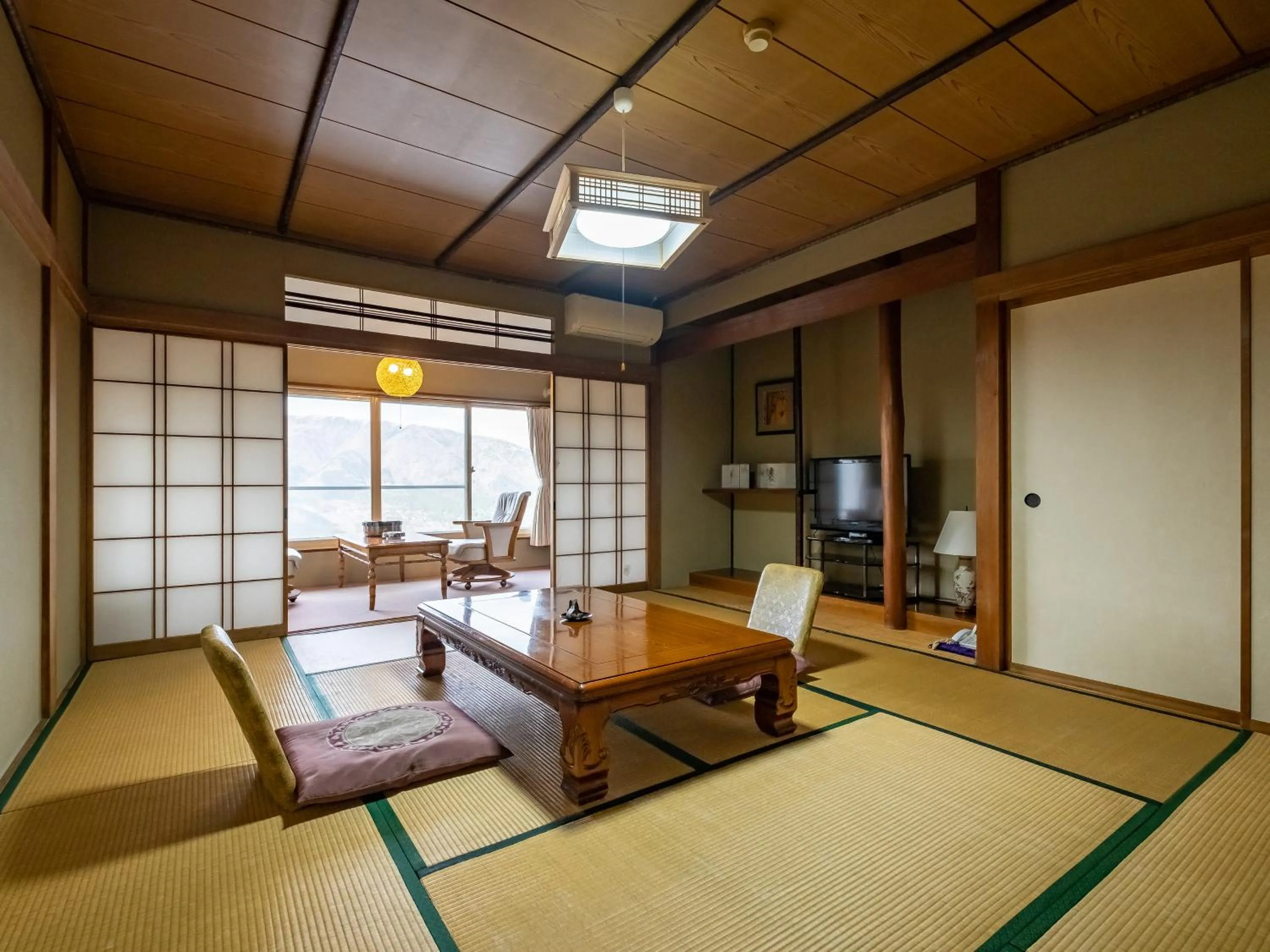 Photo of the whole room in Shirayunoyado Yamadaya Hakone Gora