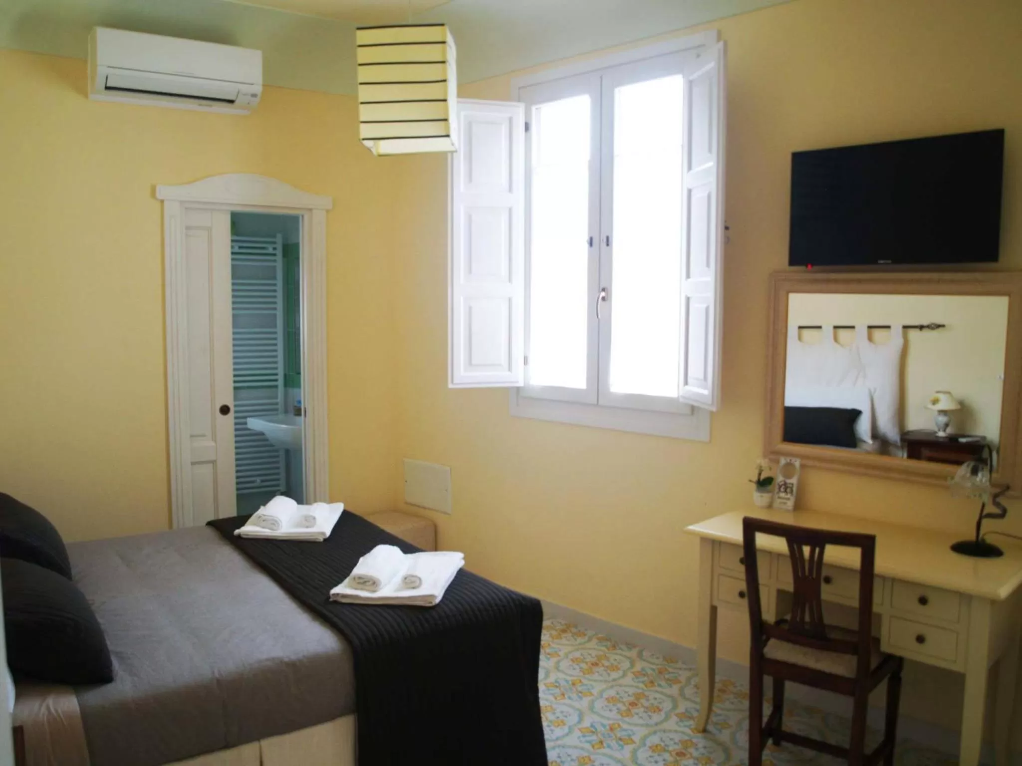 Photo of the whole room in Sine Tempore B&B