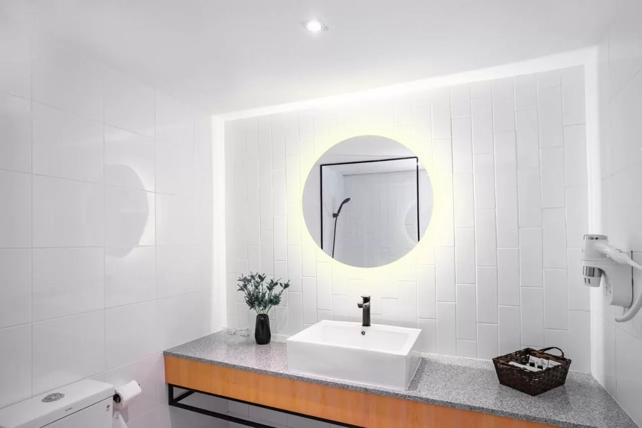 Bathroom in Crystal Crown Hotel JB