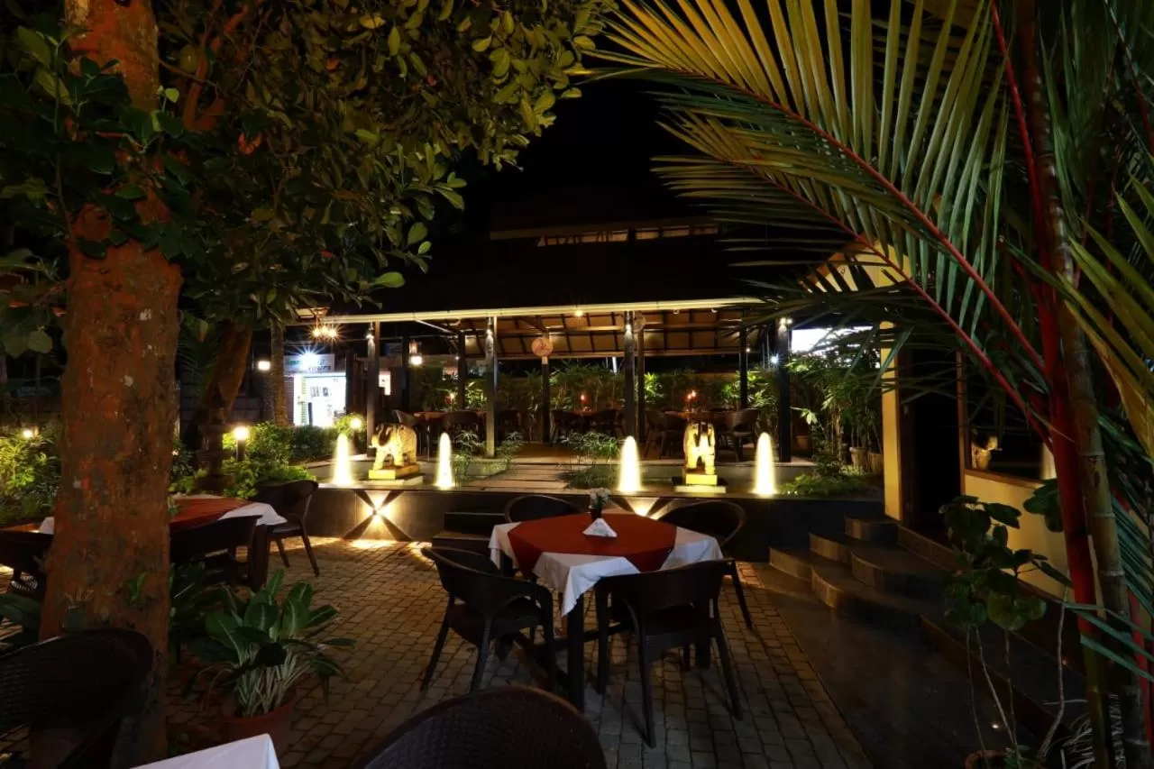 Restaurant/places to eat in Ideal Ayurvedic Resort Kovalam