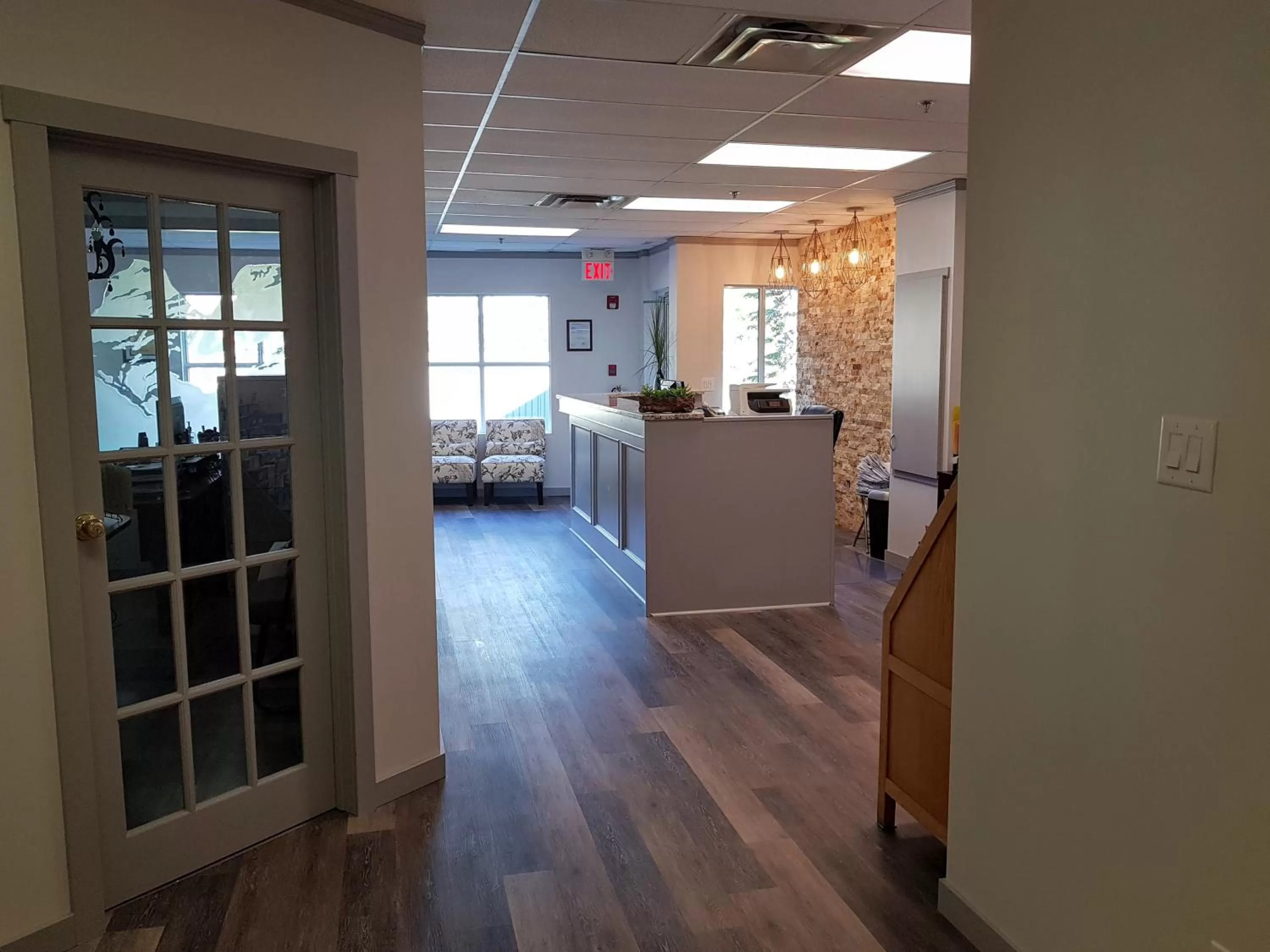 Lobby or reception, Bed in Sunset Resorts Canmore and Spa