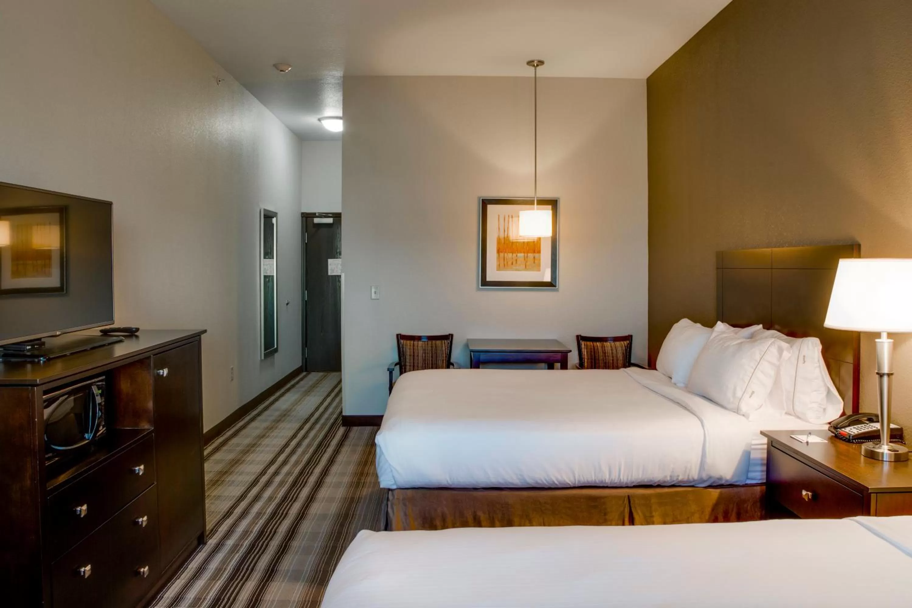 Photo of the whole room, Bed in Holiday Inn Express & Suites Nevada by IHG